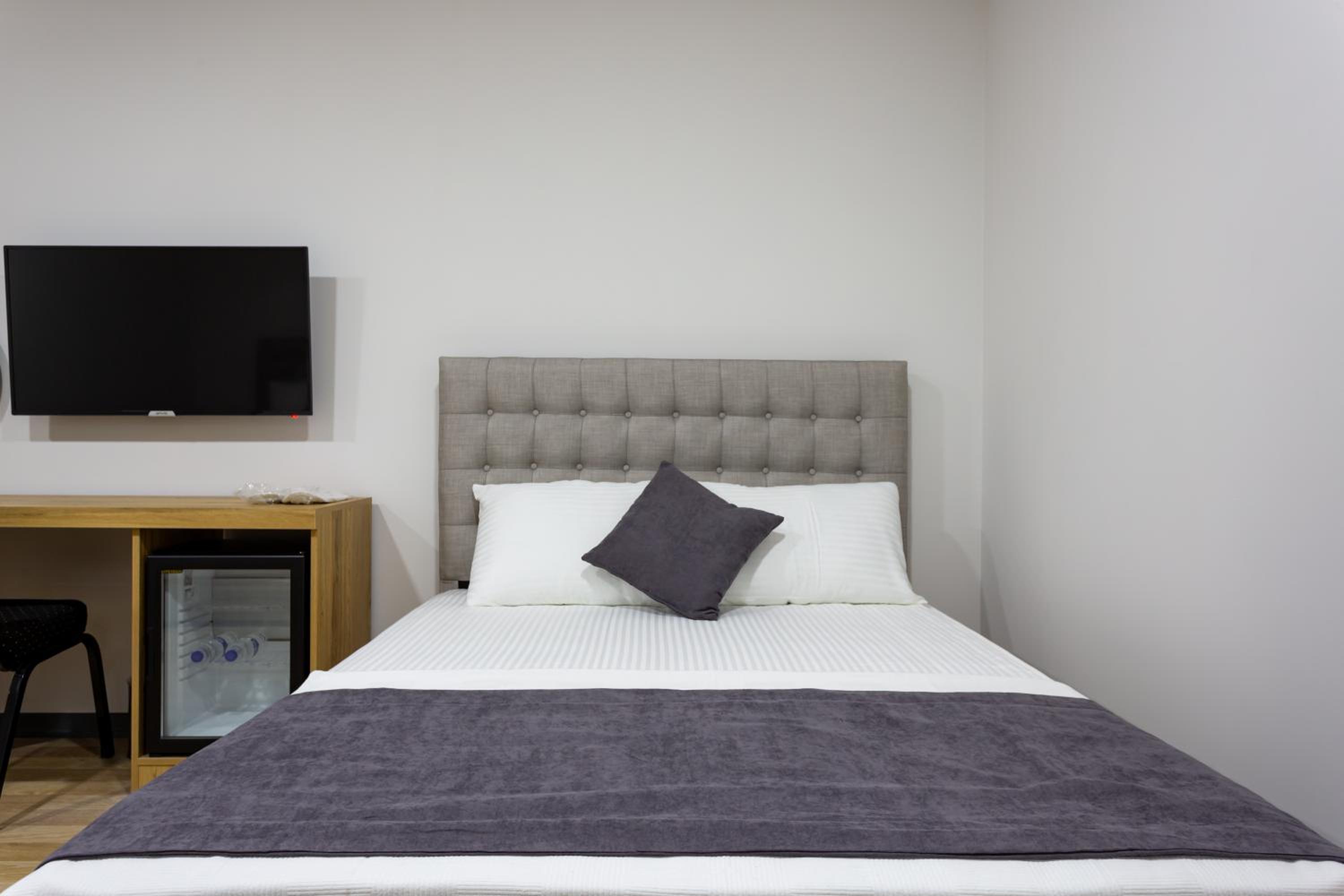 Budget Double Room photo 3