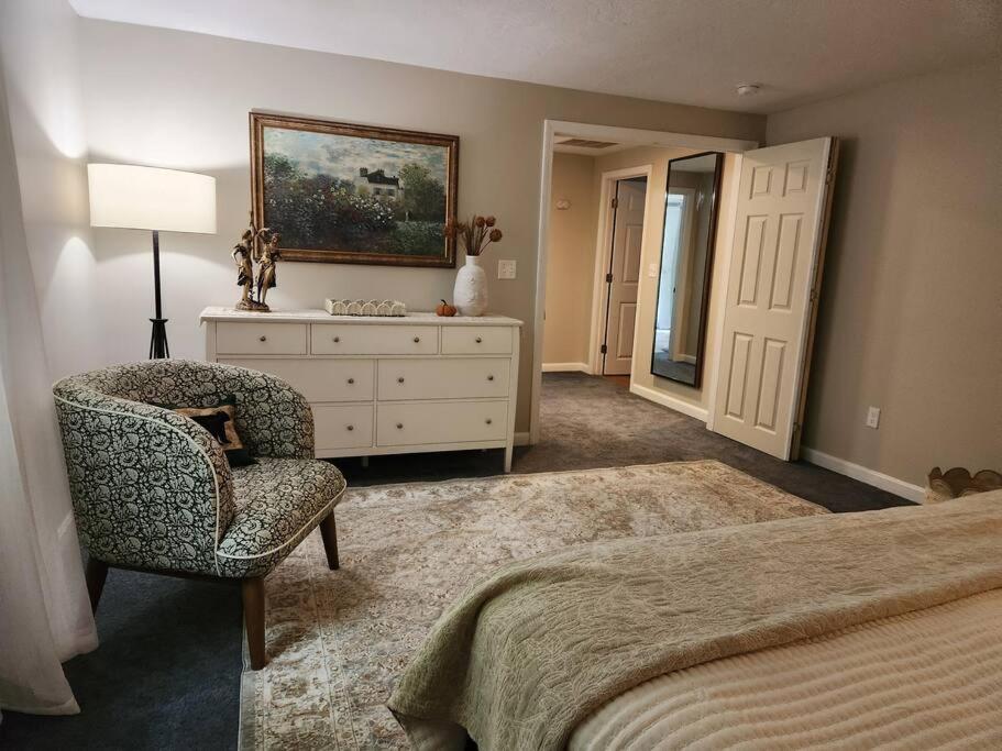 Three-Bedroom House photo 1