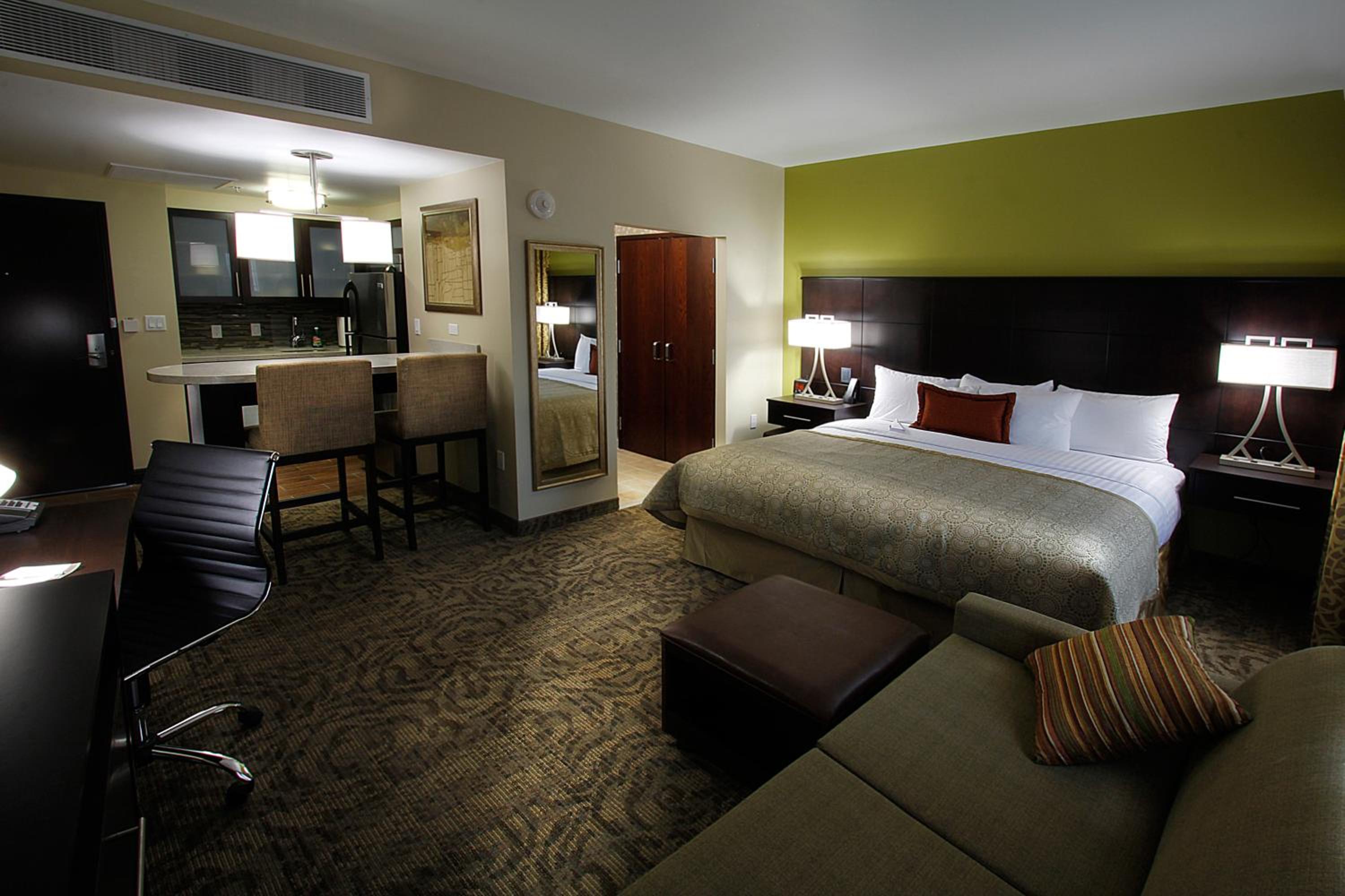 King Studio Suite