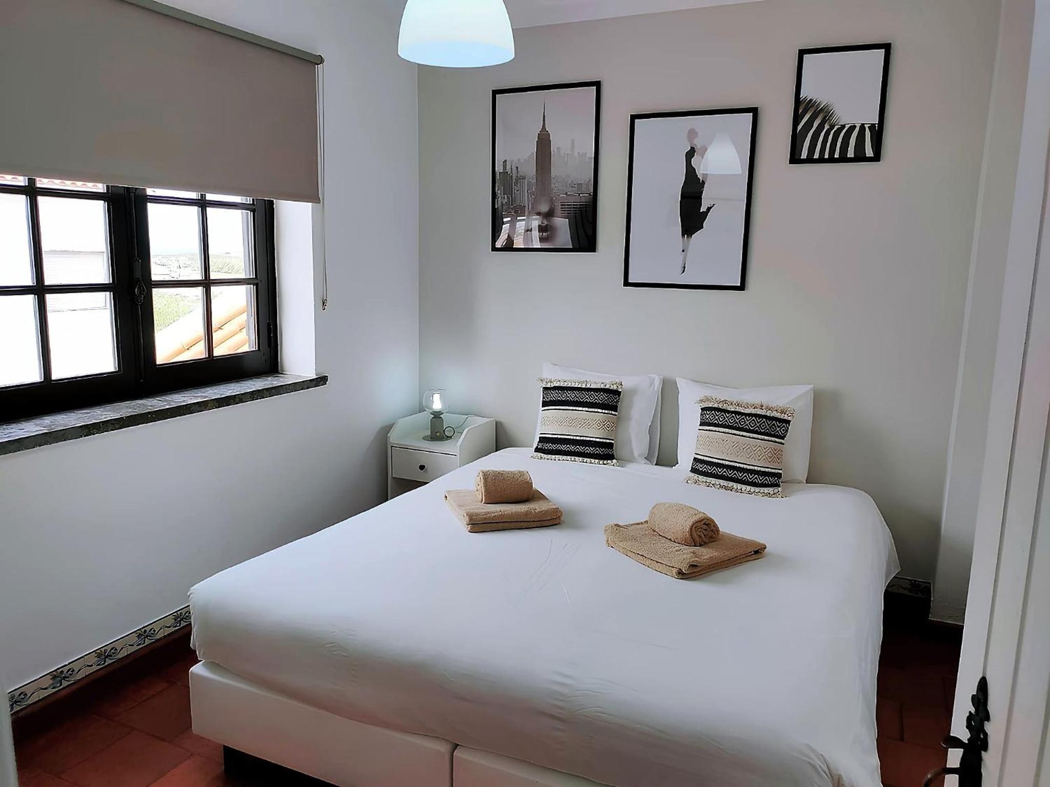 Double or Twin Room with Partial Sea View photo 1