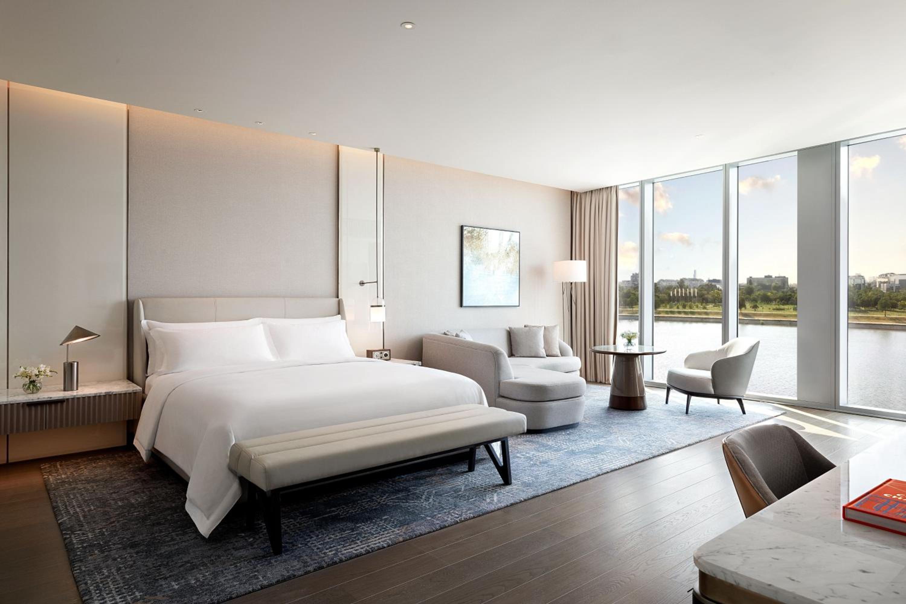 St. Regis Junior King Suite with River View - Photo 3