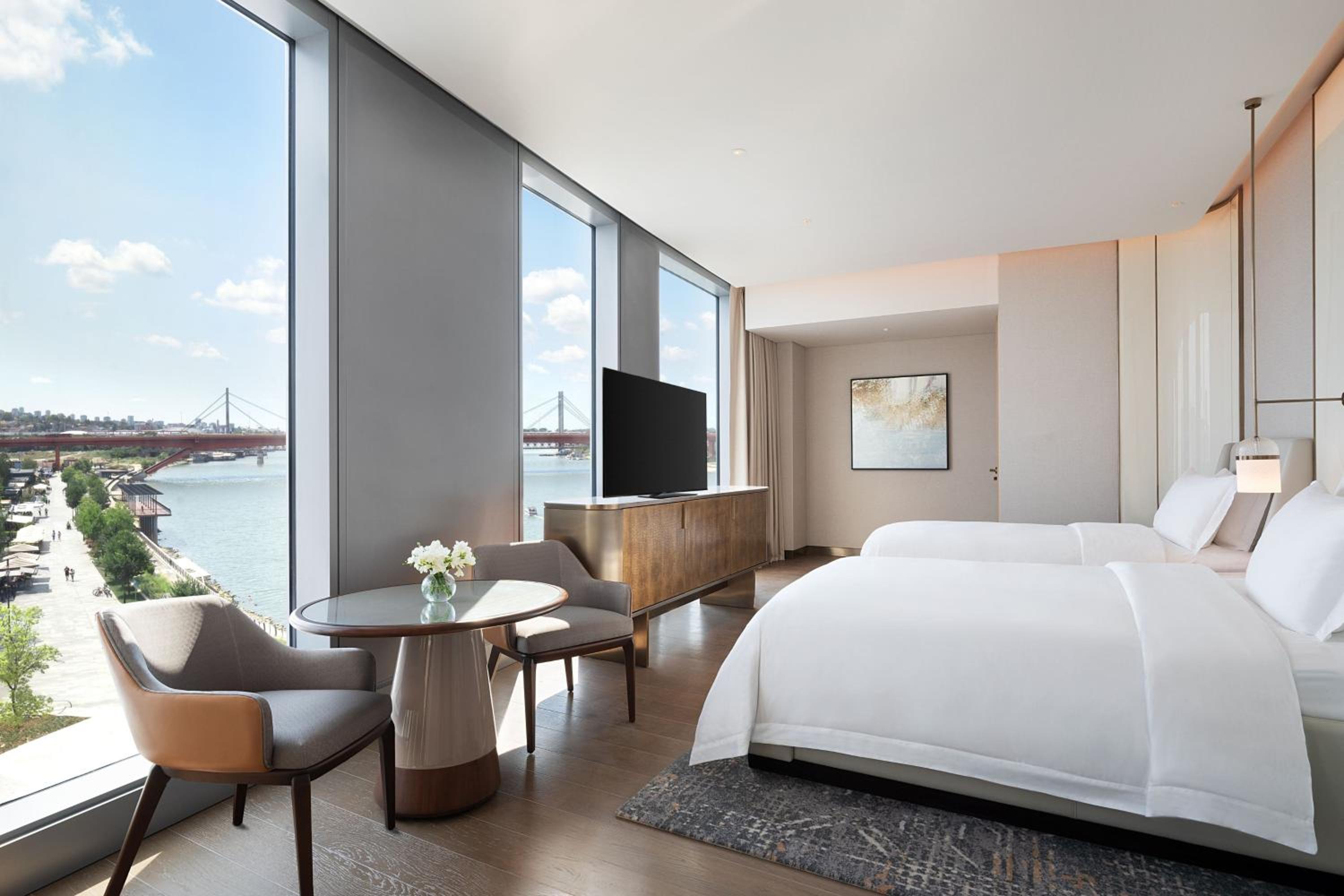 St. Regis Grand Deluxe Twin Room - Photo 2