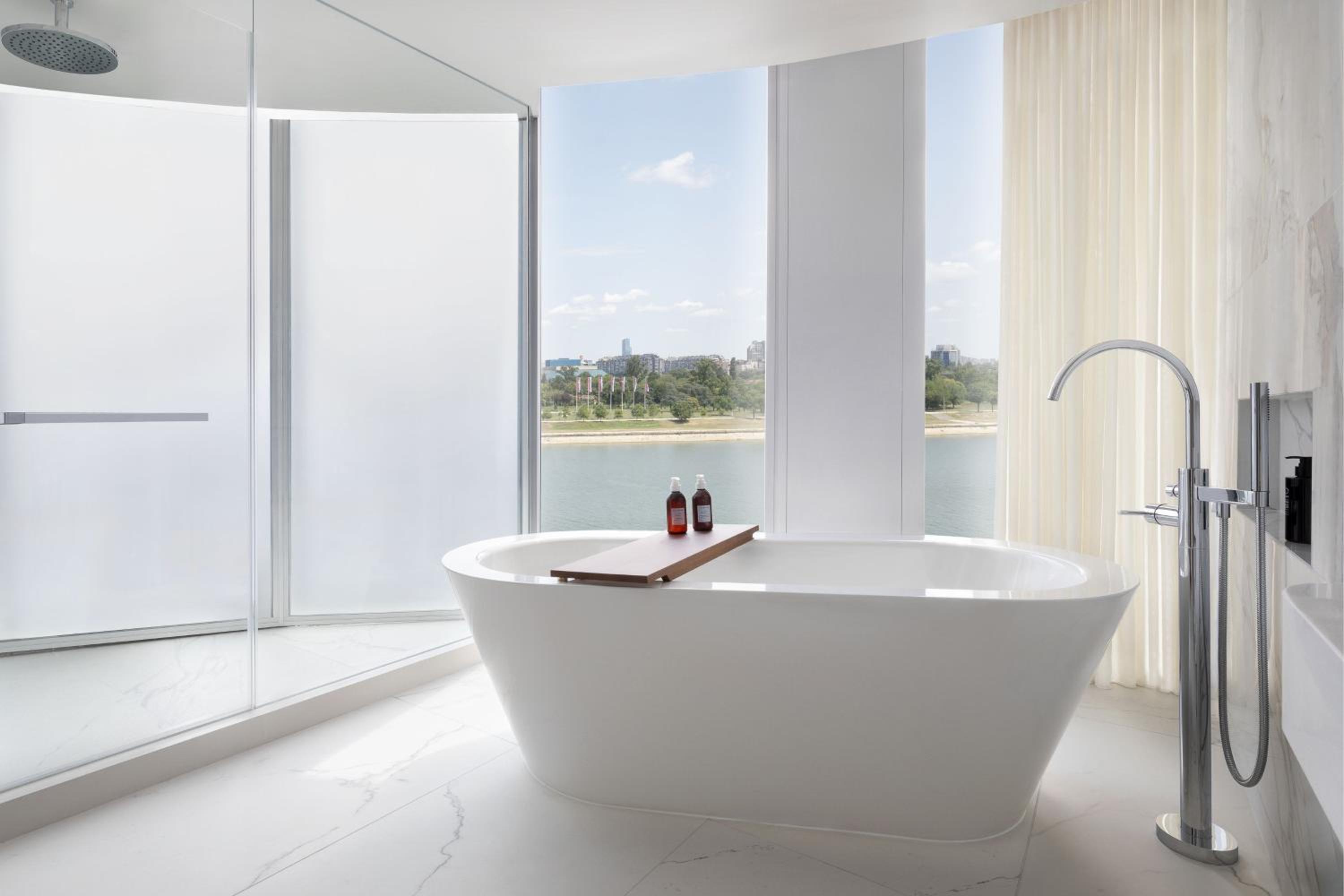 St. Regis Grand Deluxe King Room - Photo 3
