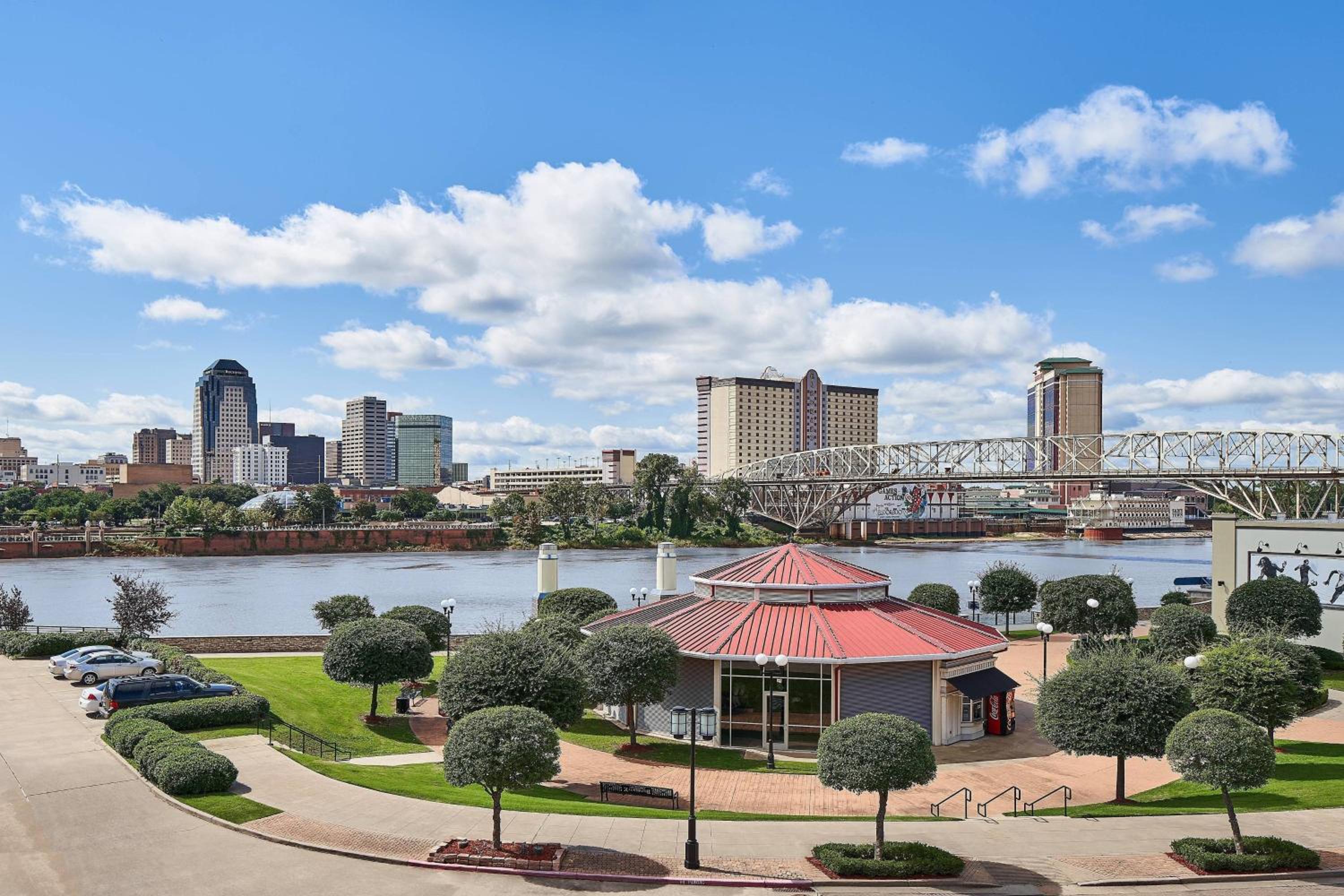 King Room with Sofa Bed and Downtown/River View - Photo 4