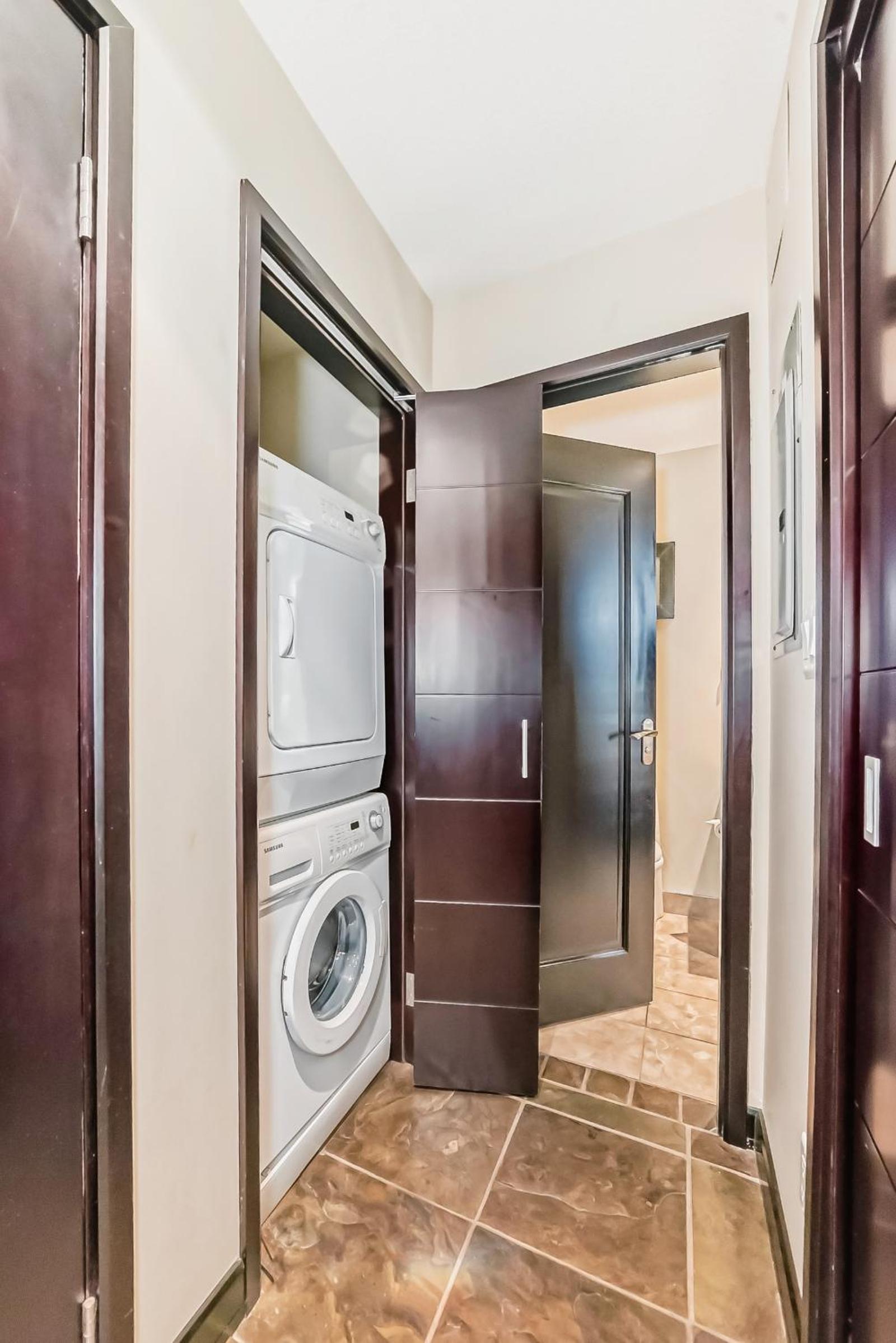 One-Bedroom Suite with View - Photo 7