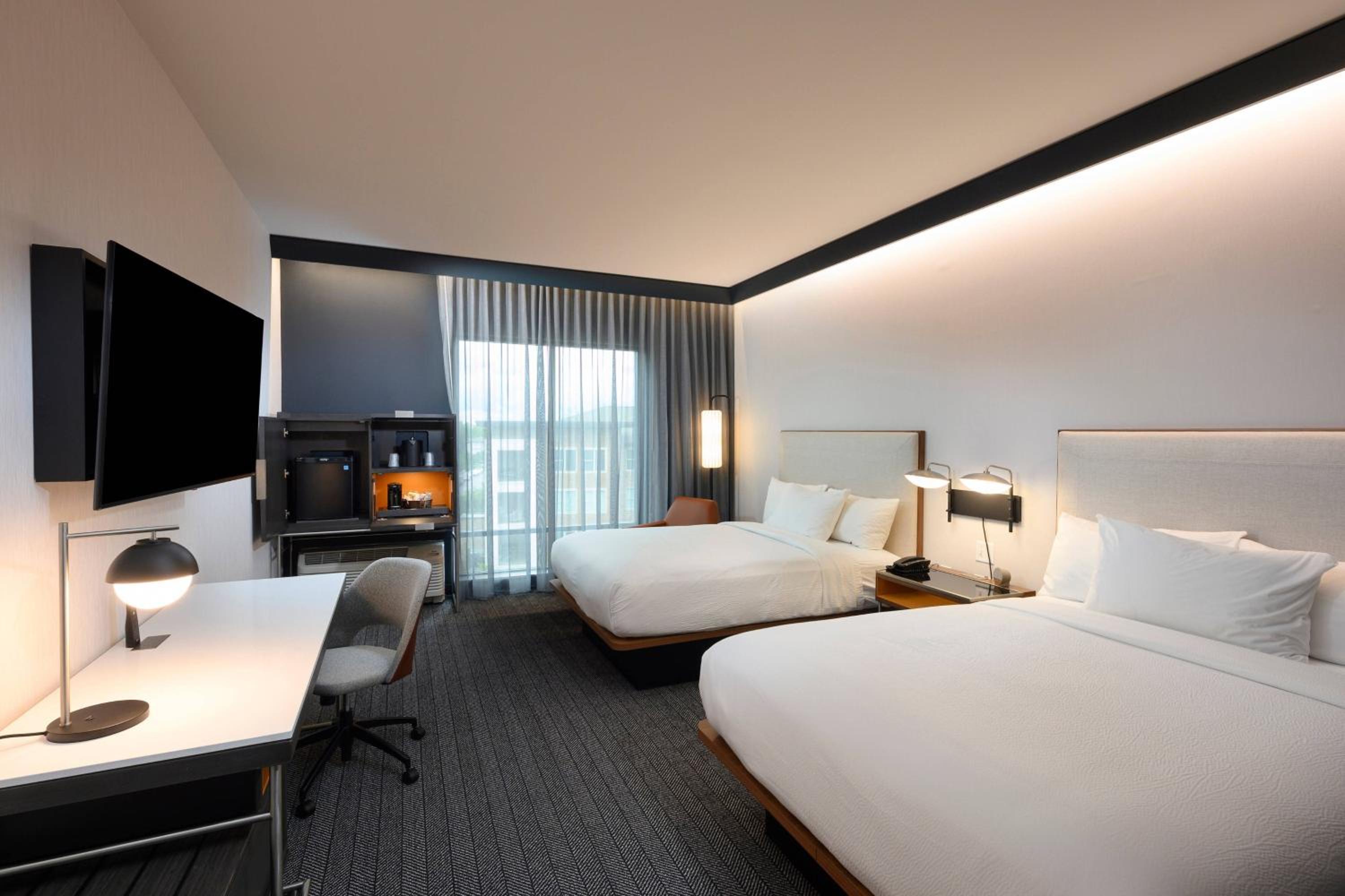 Double Queen Room - Photo 1