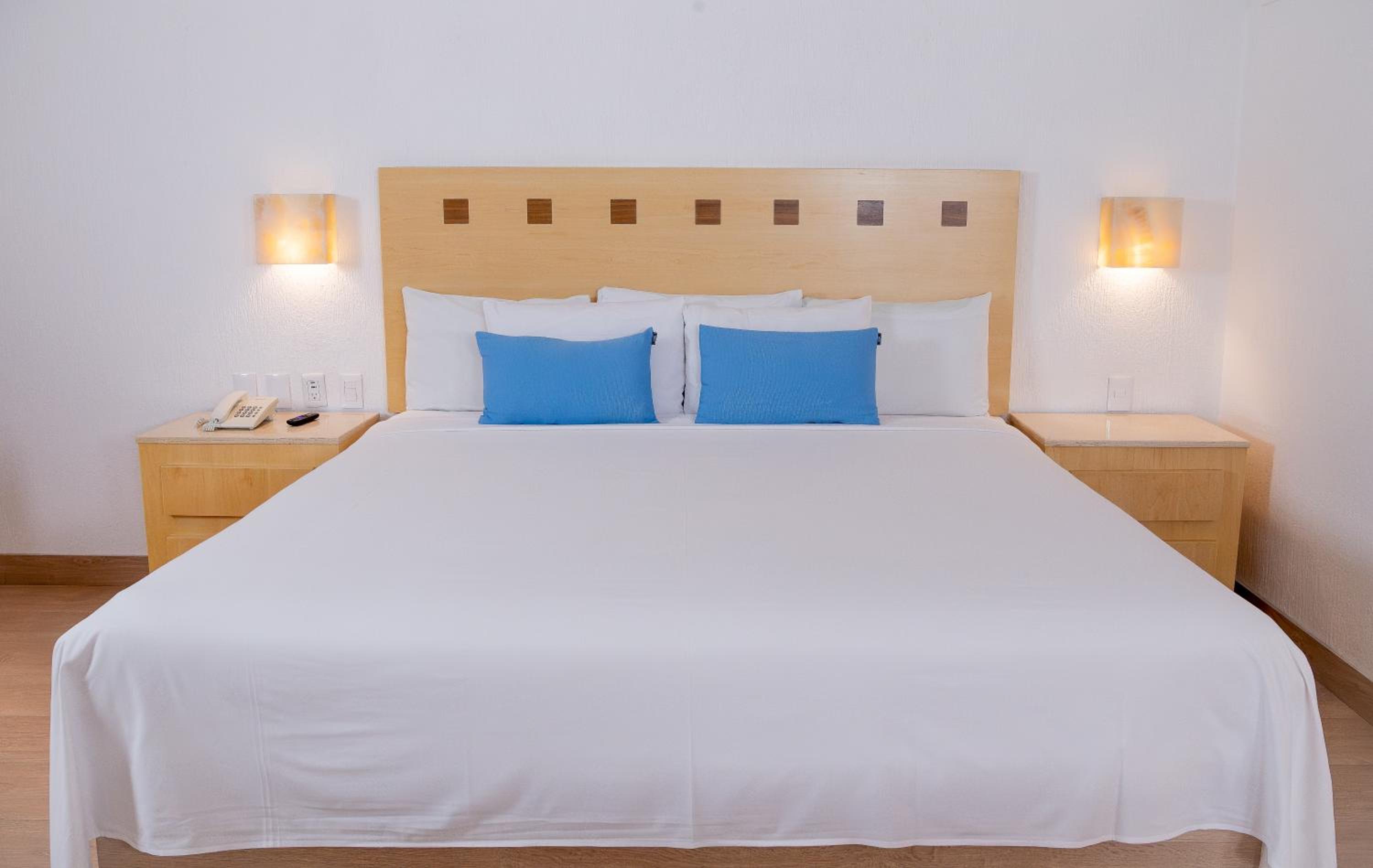 Standard Queen Room photo 2