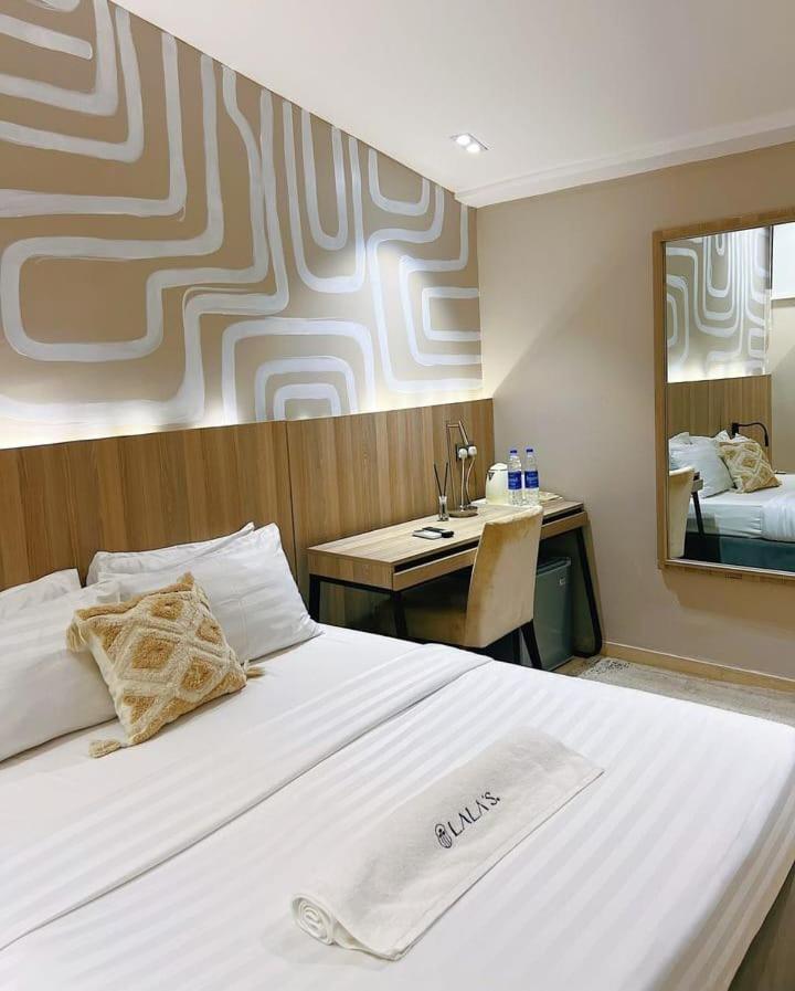 Single Room with Bathroom photo 1