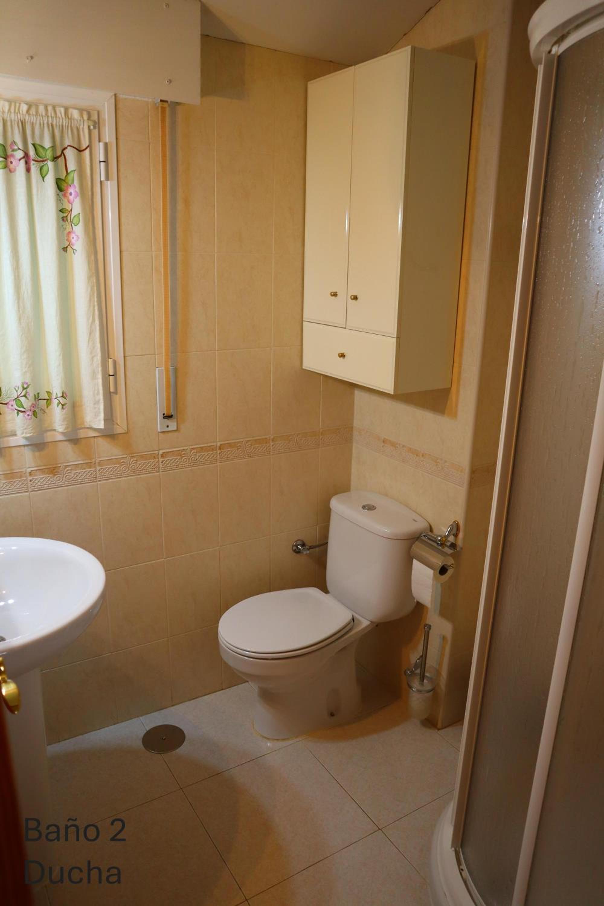 Four-Bedroom House photo 2