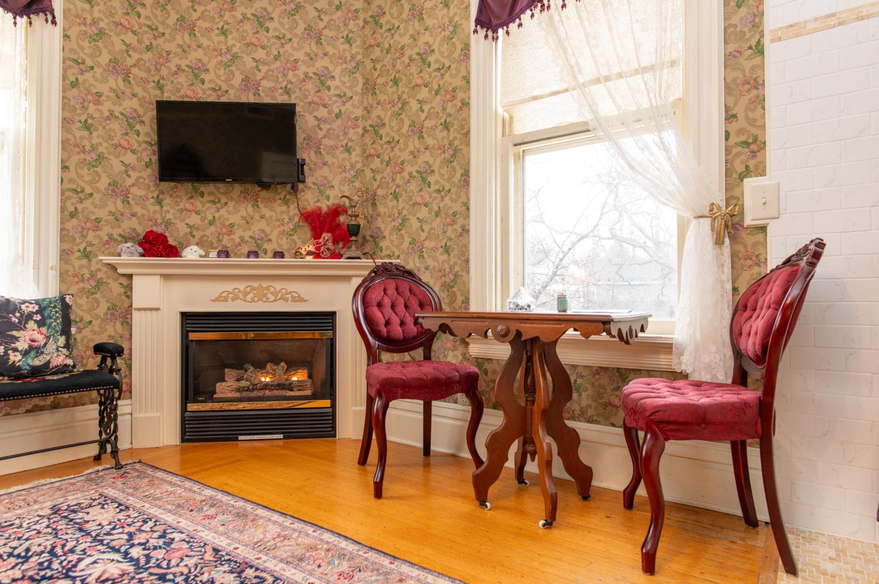 Queen Suite photo 2