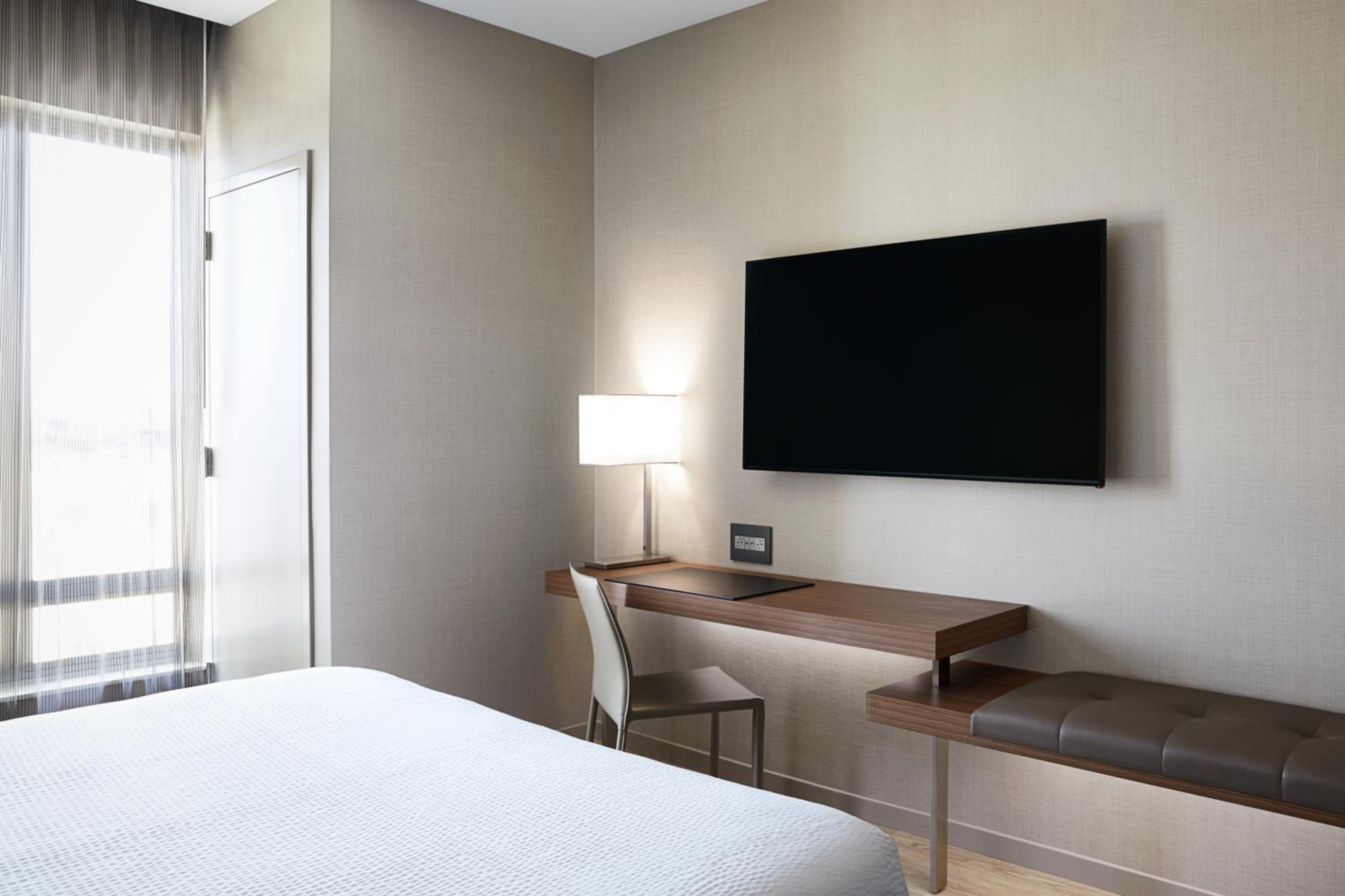 King Room with Sofa Bed - Hearing Accessible