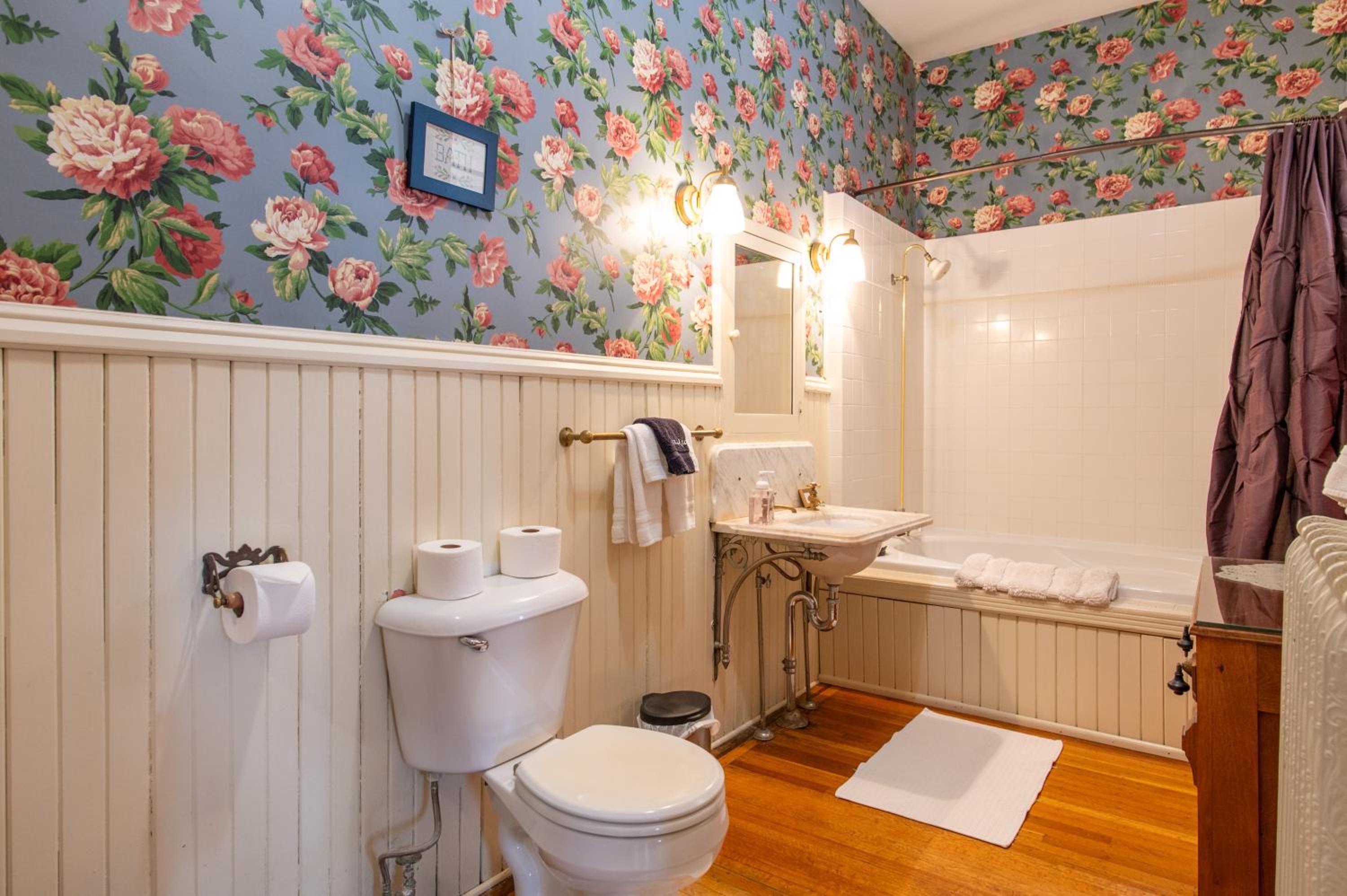 Queen Suite photo 2