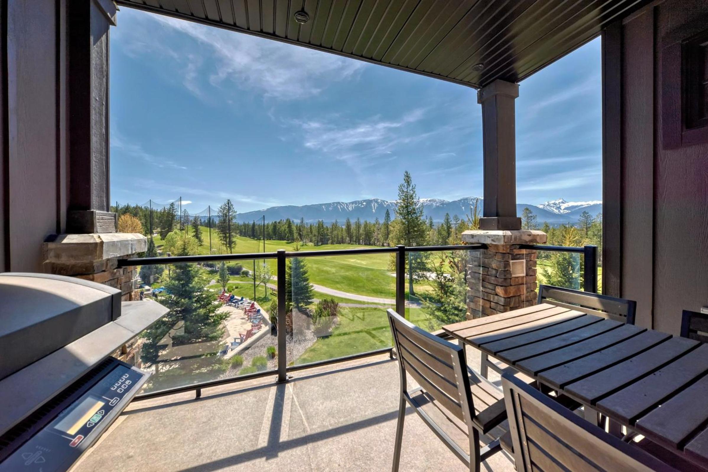 One-Bedroom Suite with View - Photo 9