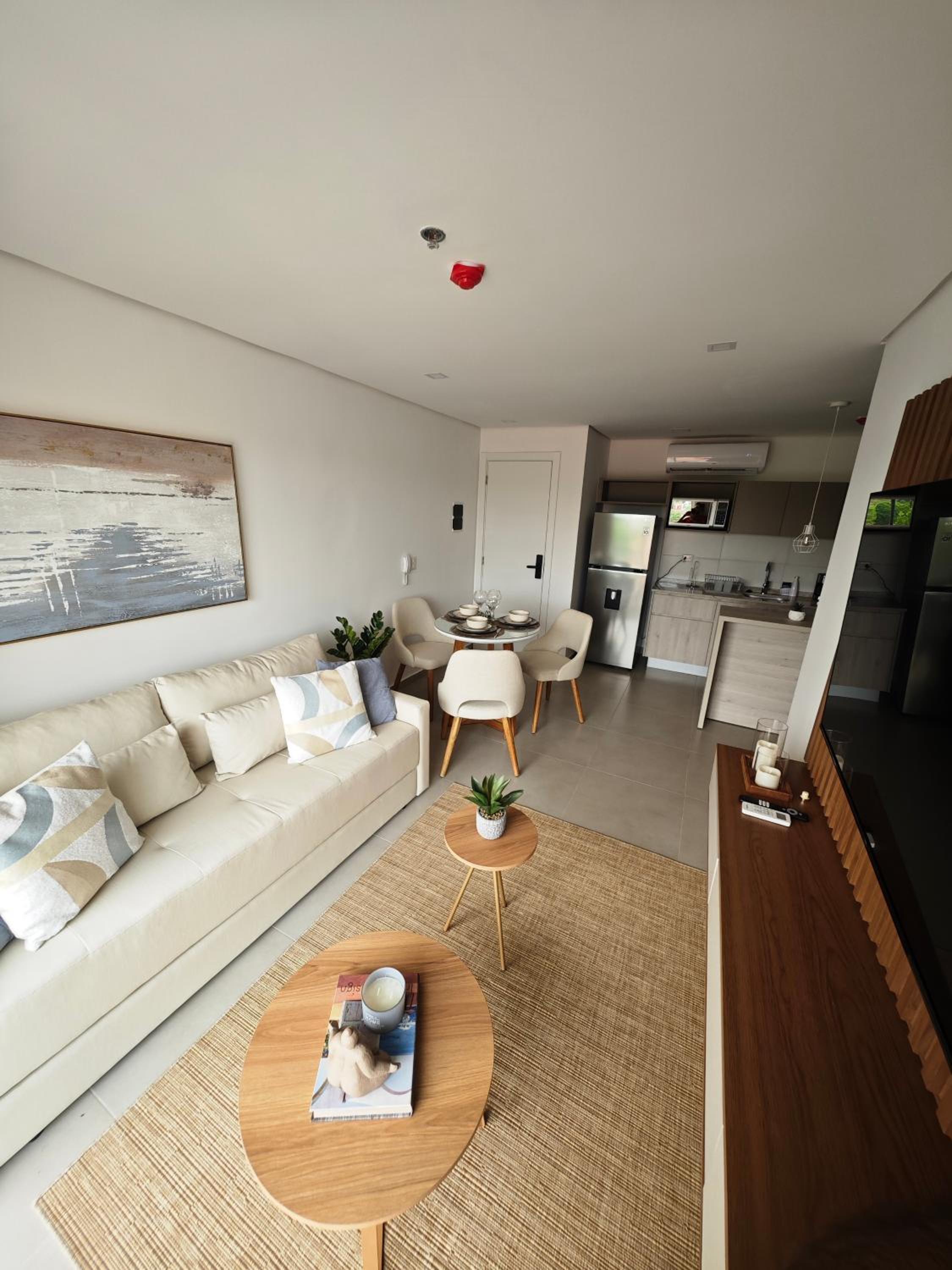 One-Bedroom Apartment photo 1
