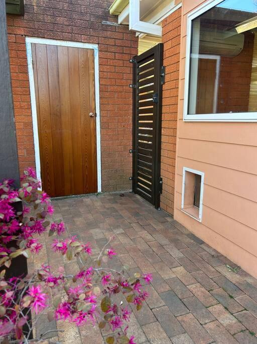 Three-Bedroom House photo 3