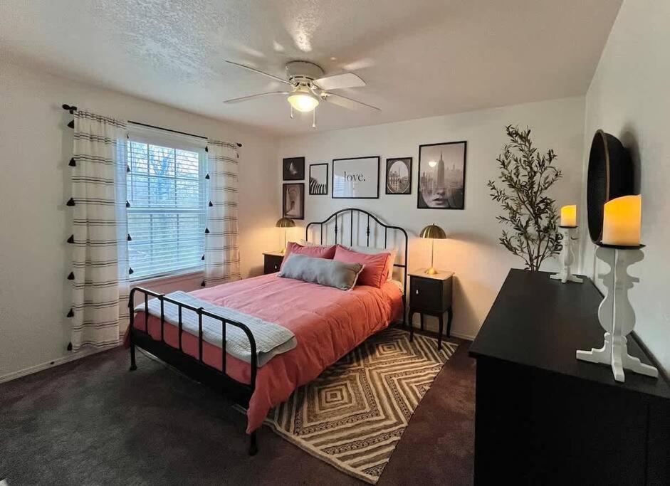 Three-Bedroom Apartment photo 1