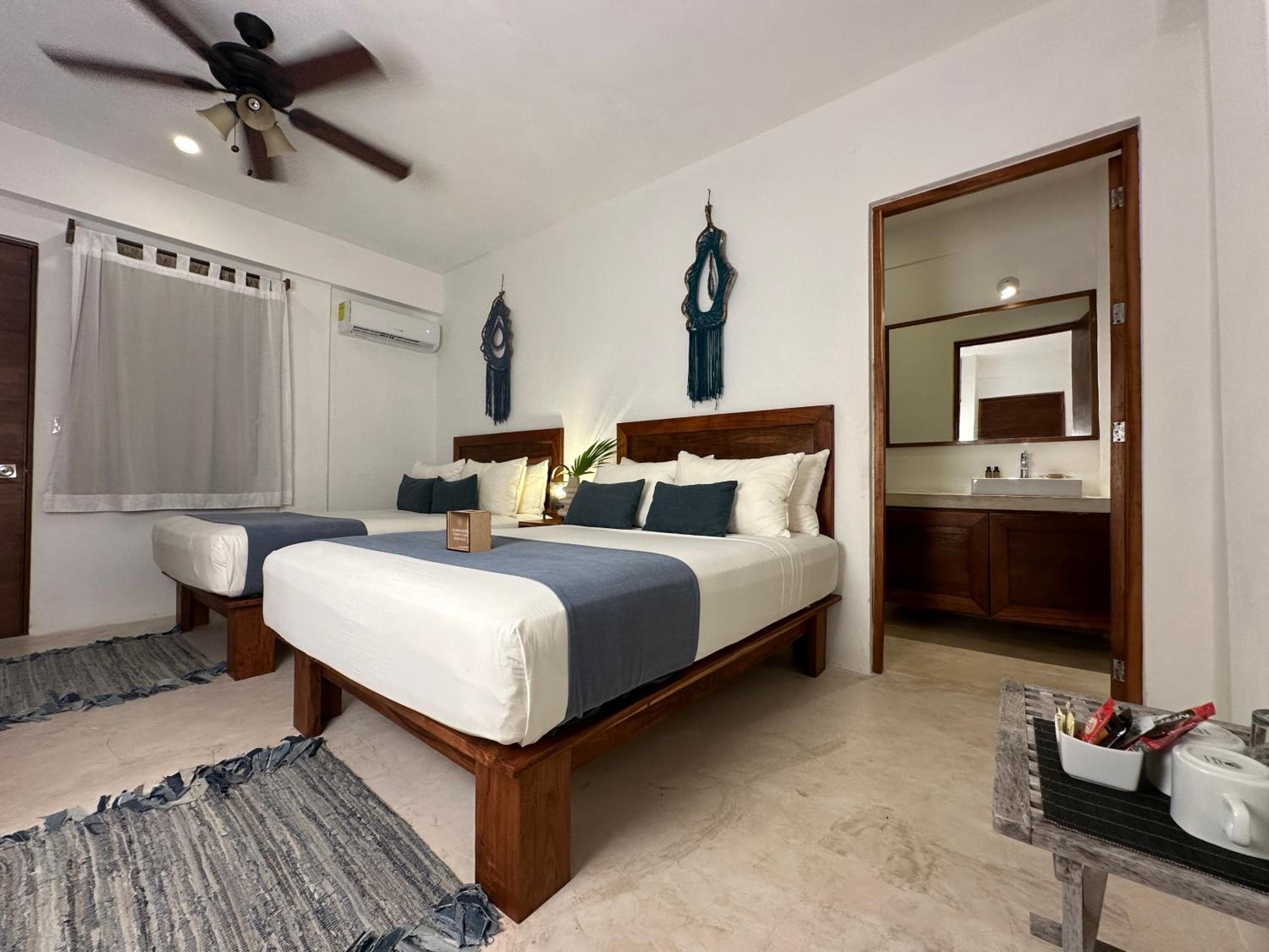 Standard Double Room - Photo 3