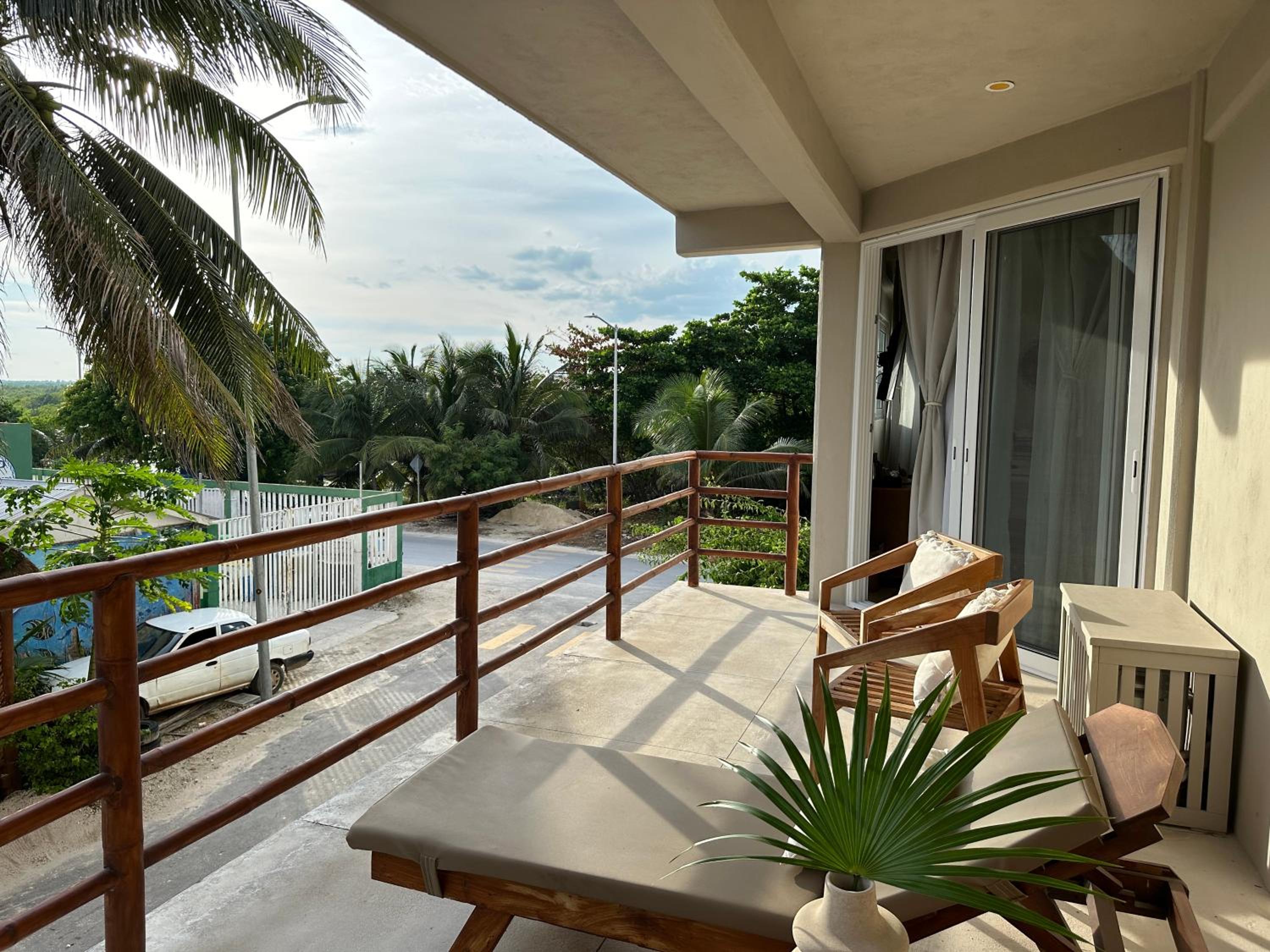 Triple Room with Balcony - Photo 7