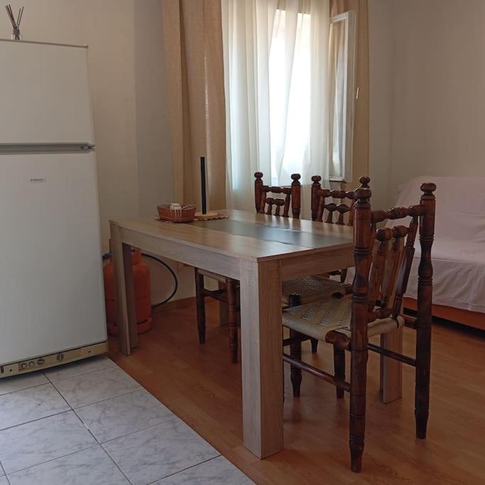 Three-Bedroom Apartment photo 2