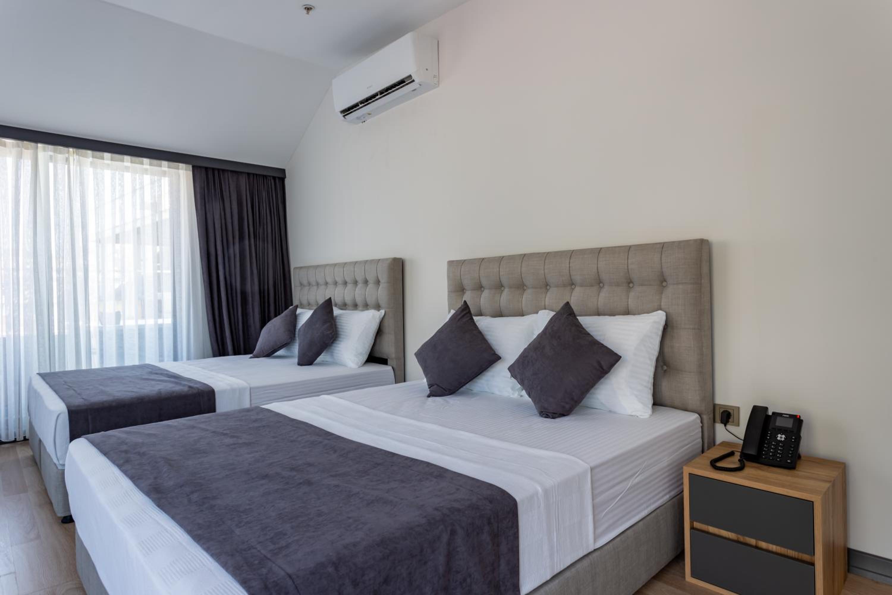 King Room with Spa Bath photo 1