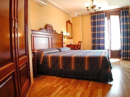 Double or Twin Room photo 3