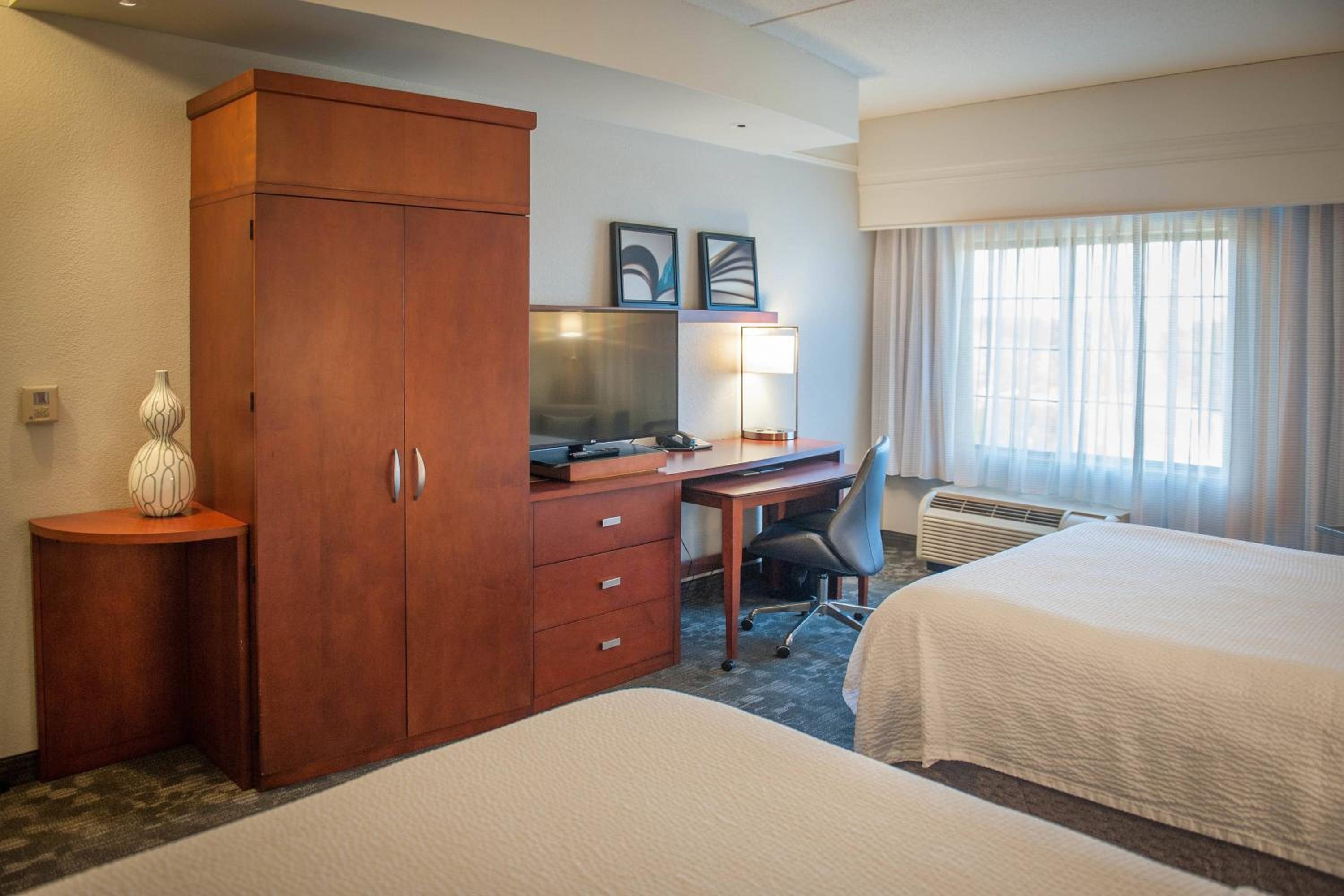 Double Queen Room - Photo 3