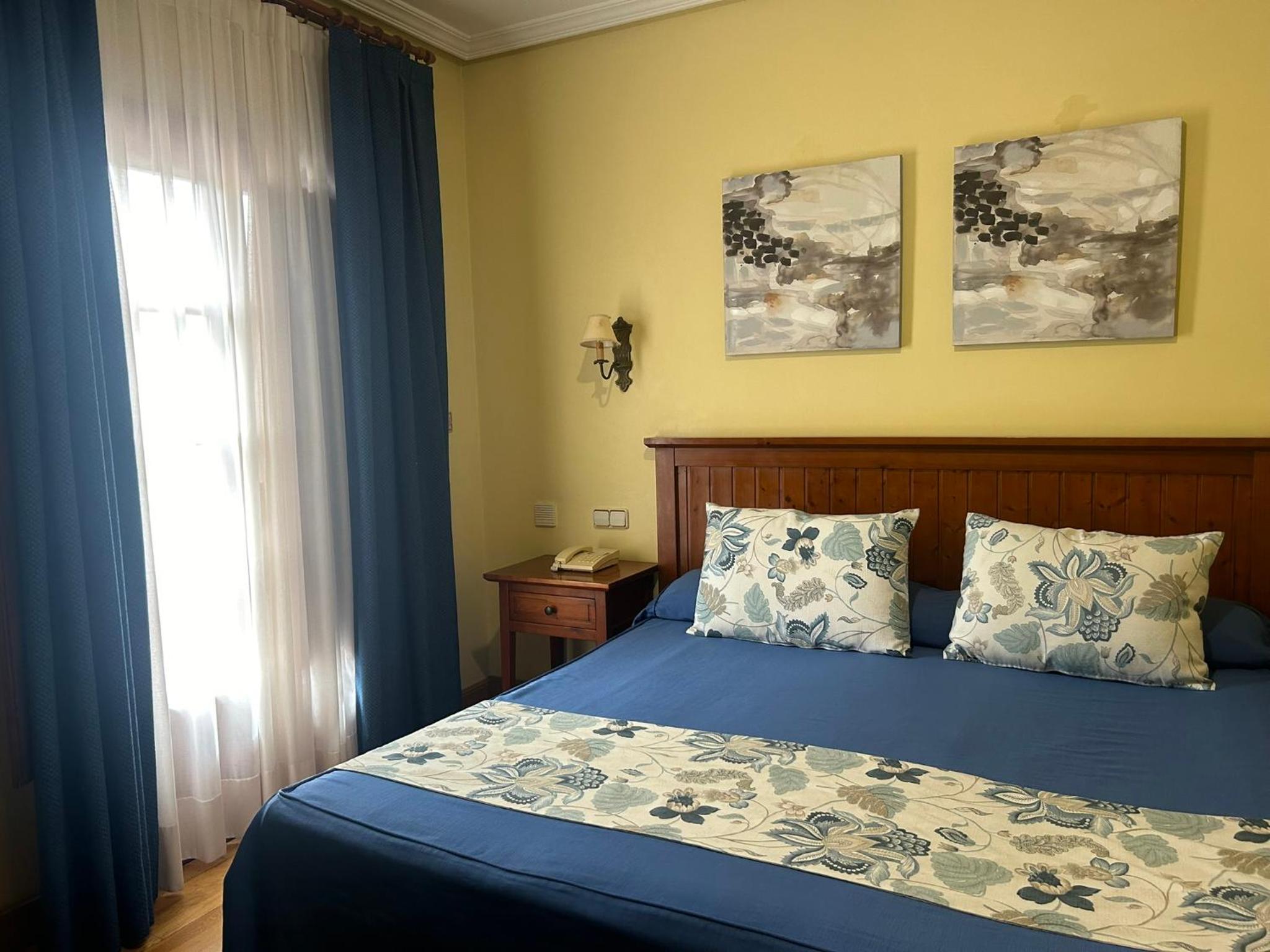 Double or Twin Room - Photo 1
