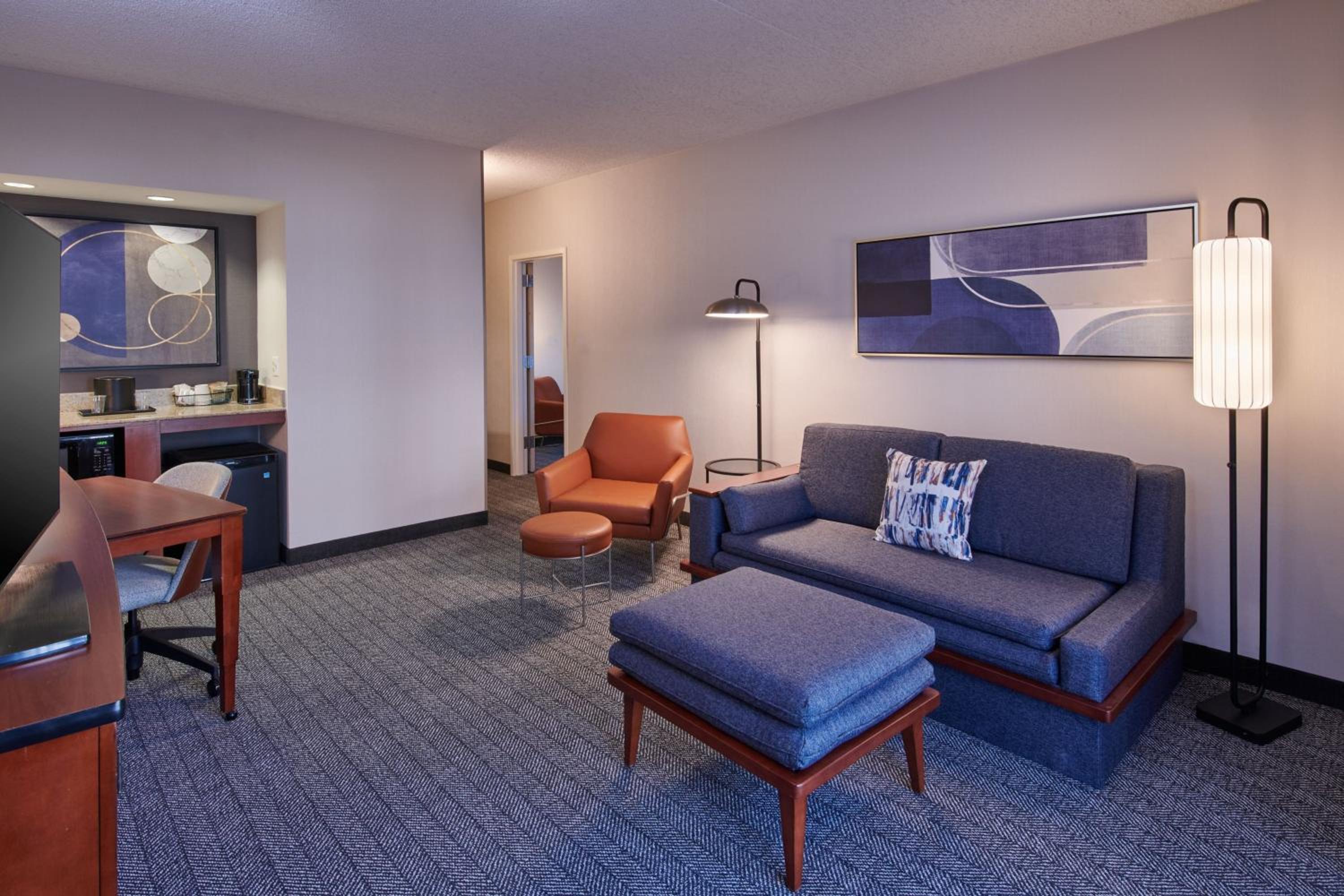 Double Suite with Courtyard View - Photo 7