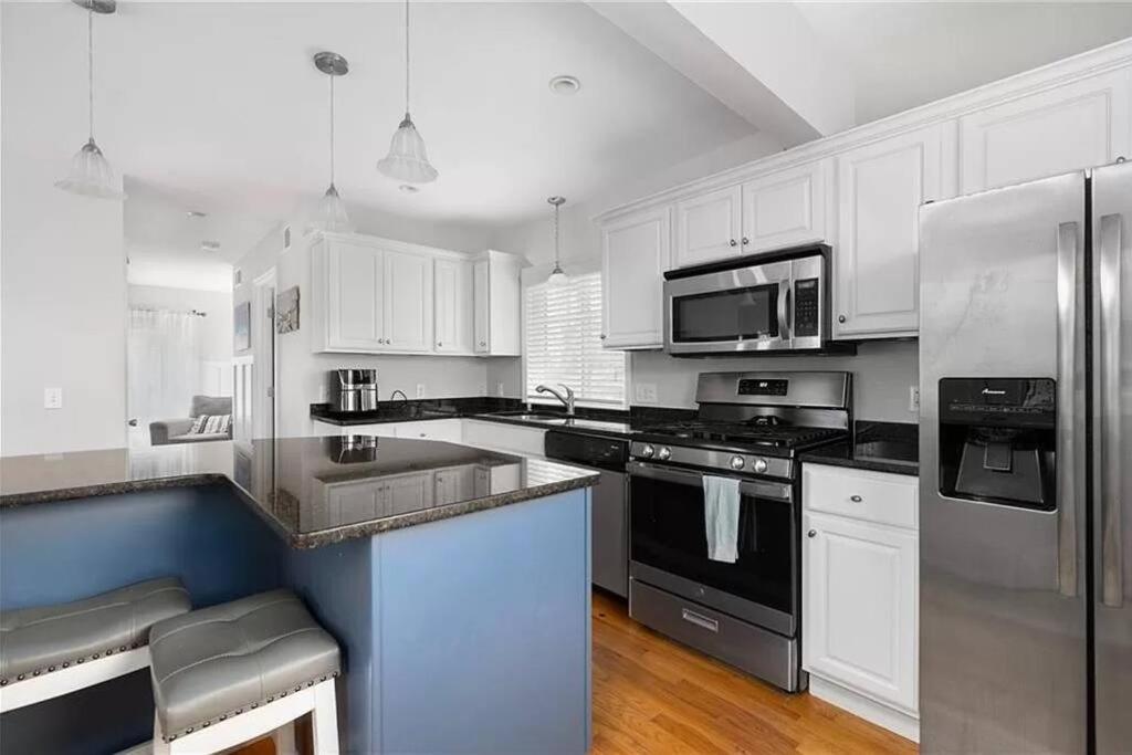 Three-Bedroom House photo 2