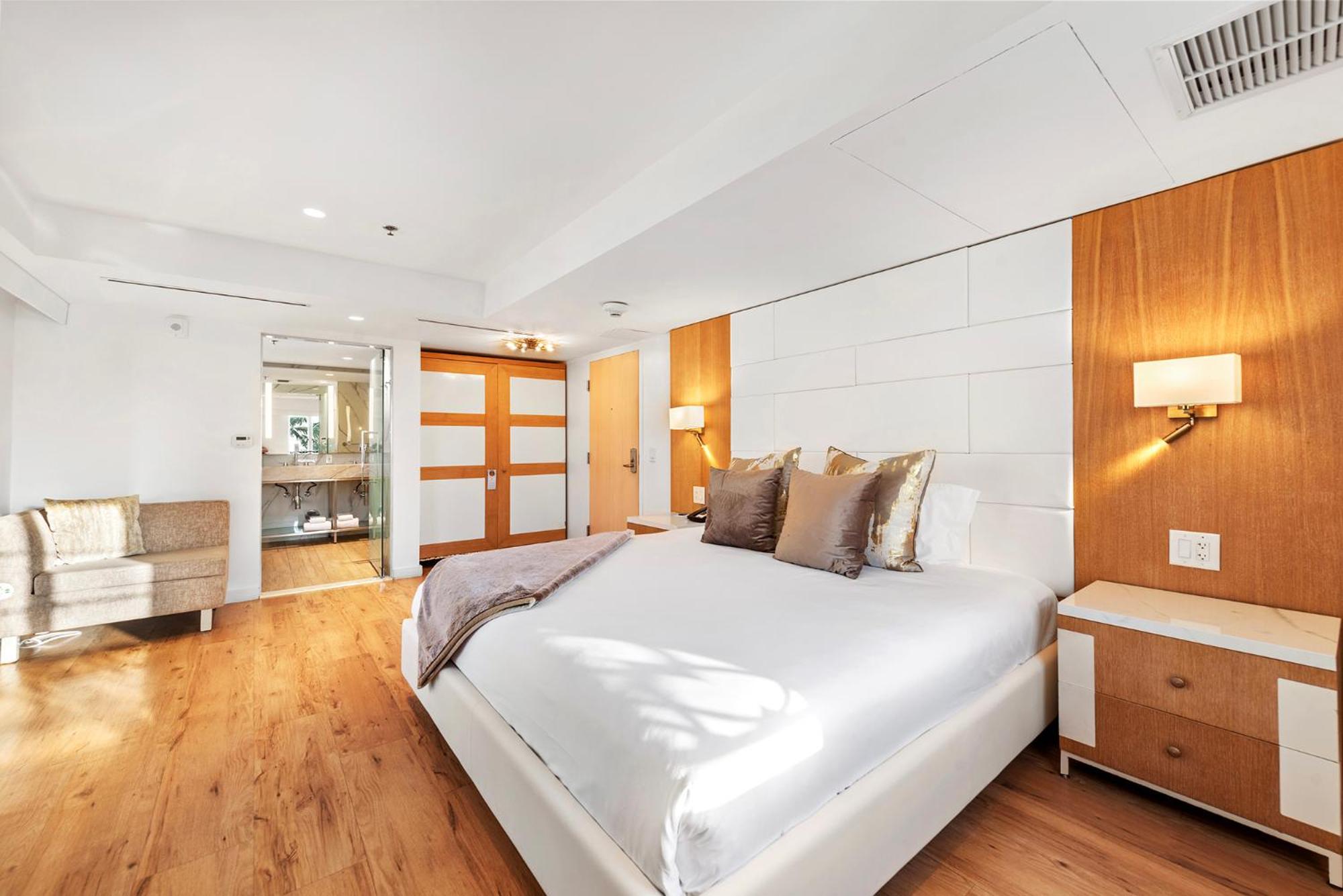 Modern Oceanview - Photo 8