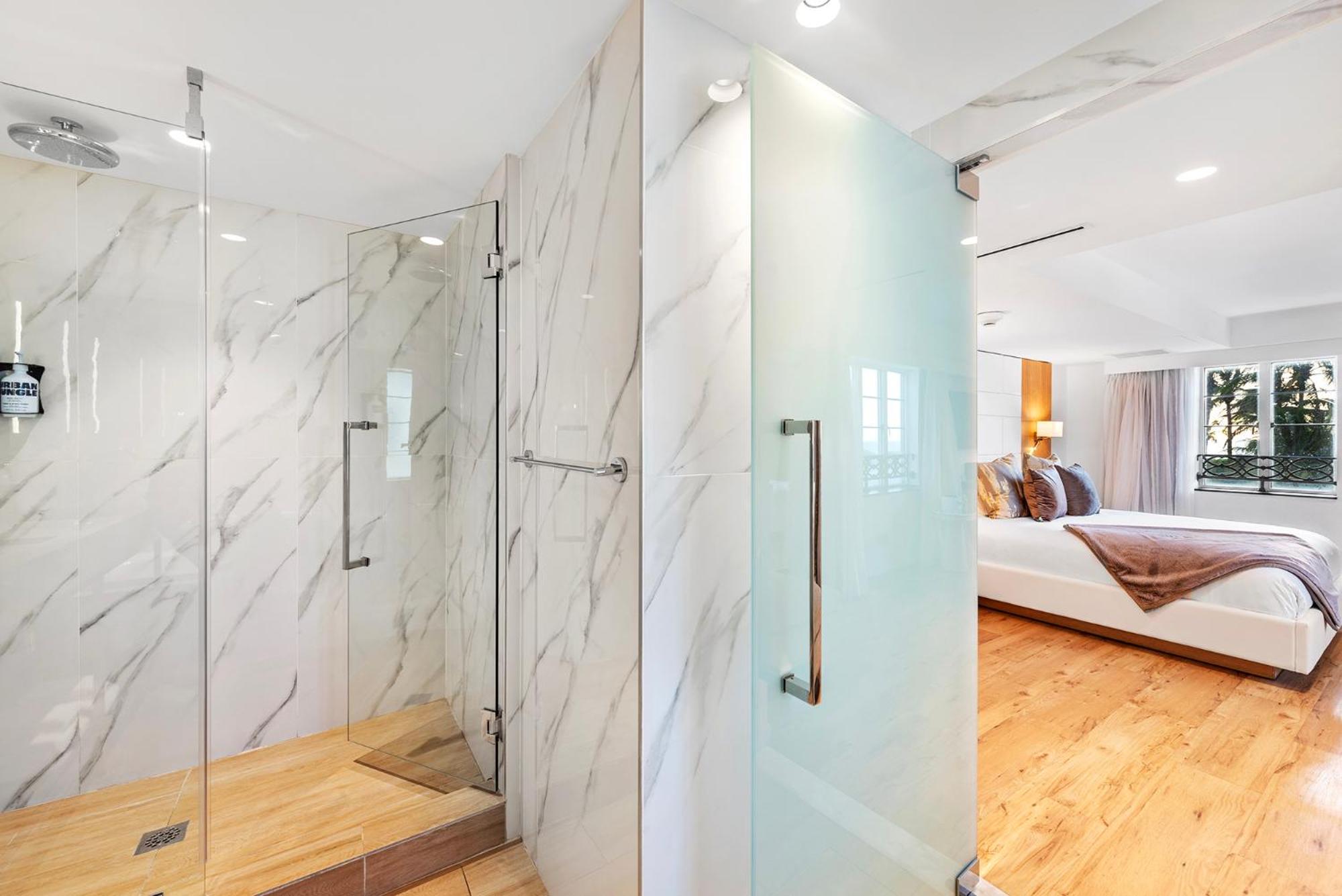 Modern Oceanview - Photo 11