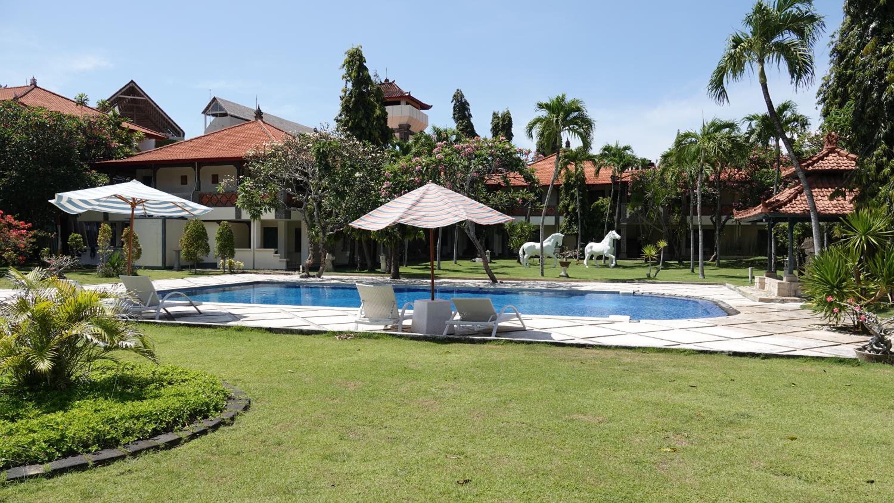 Single Room with Pool View