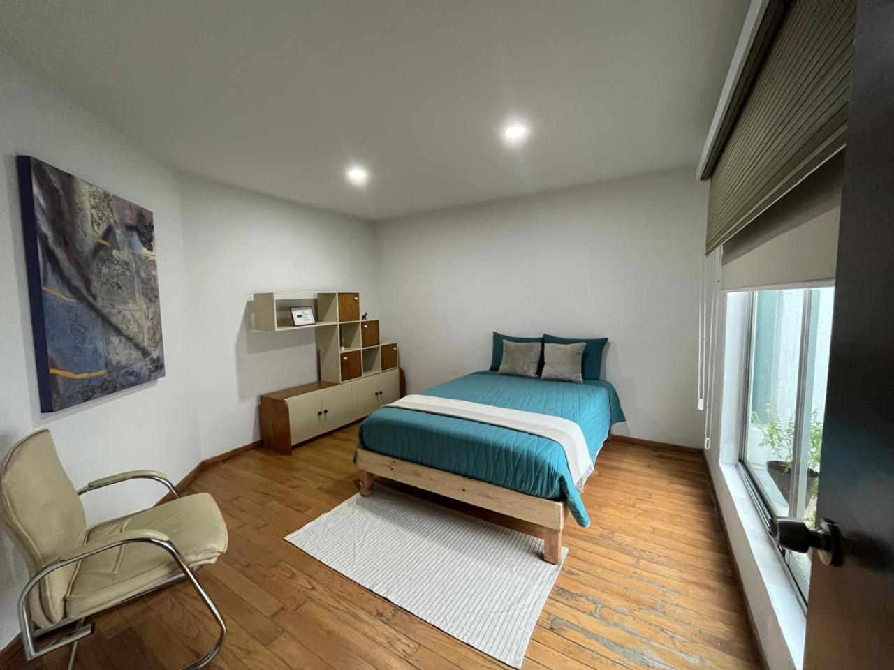One-Bedroom House photo 1