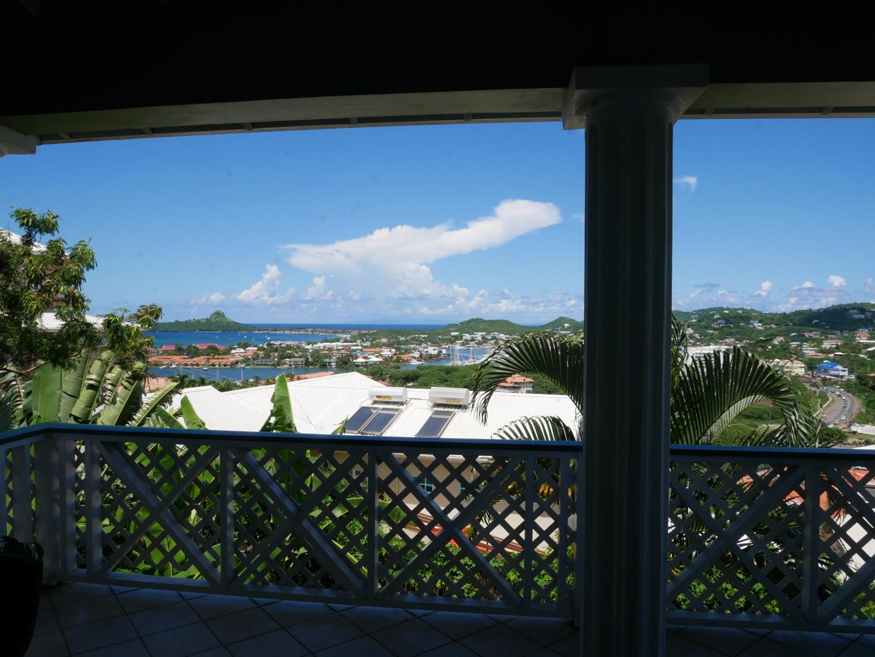 Three-Bedroom Villa photo 2
