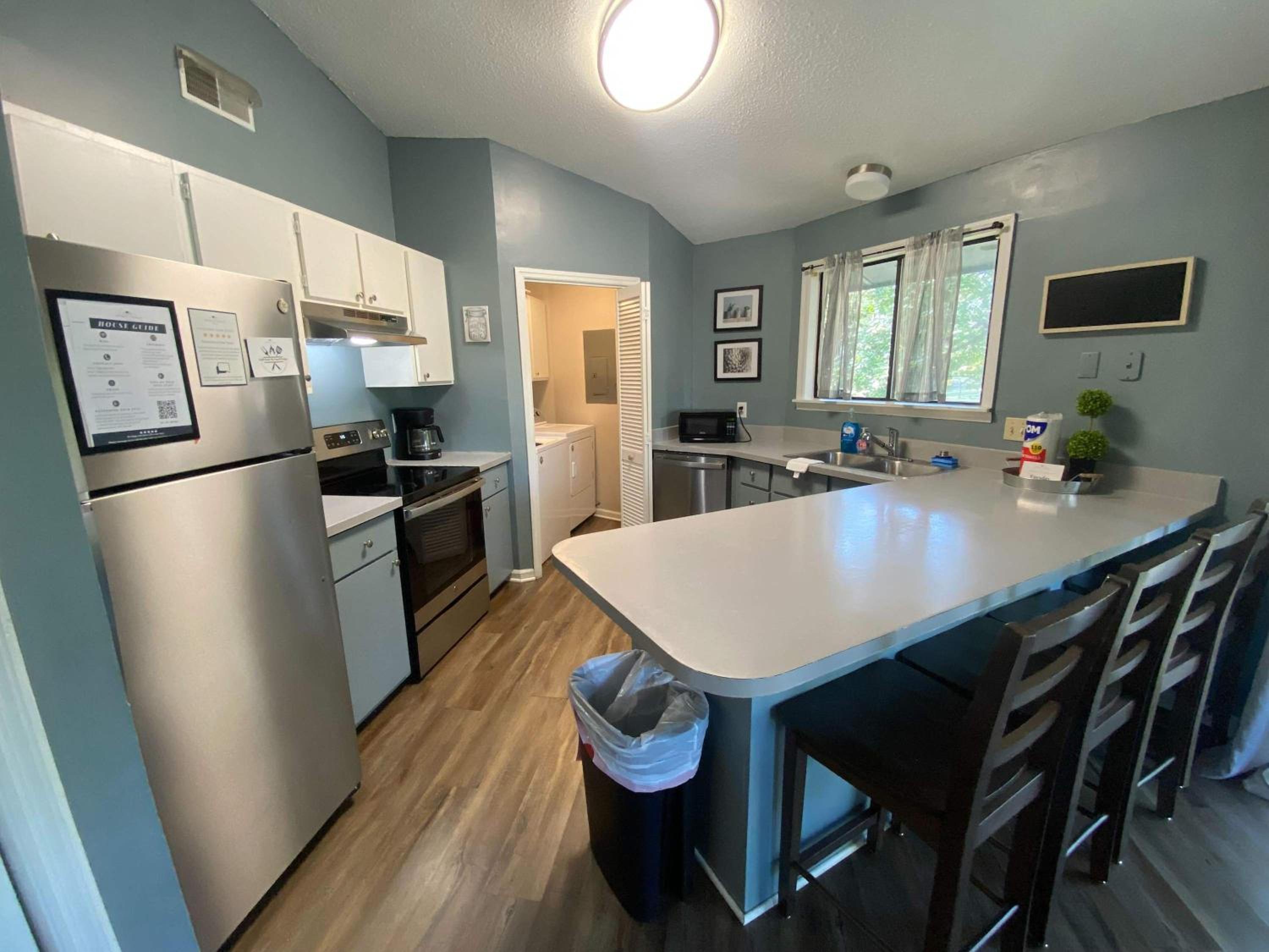 Family Room - Photo 38
