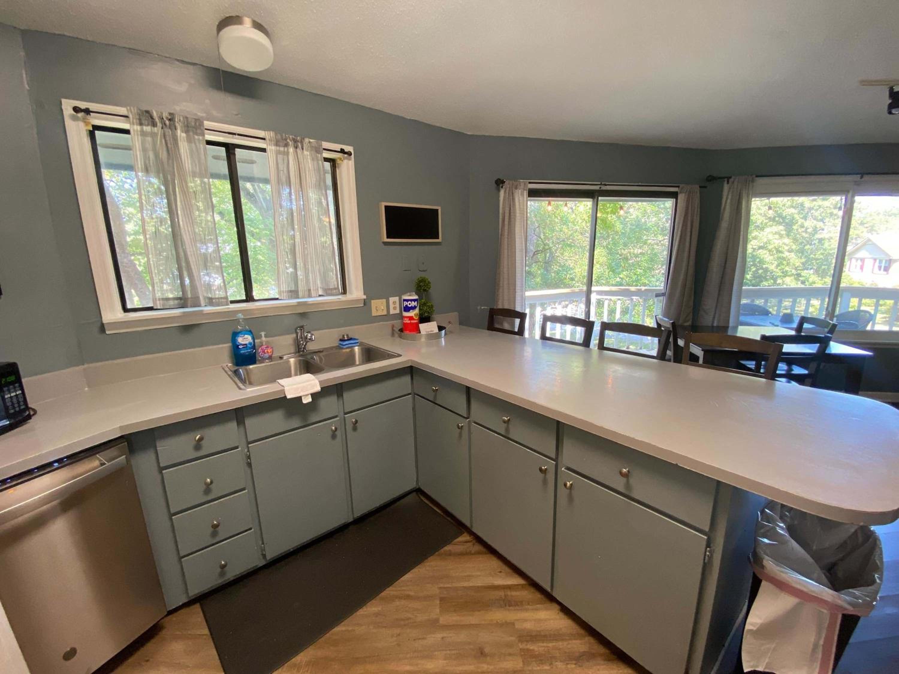 Family Room - Photo 42