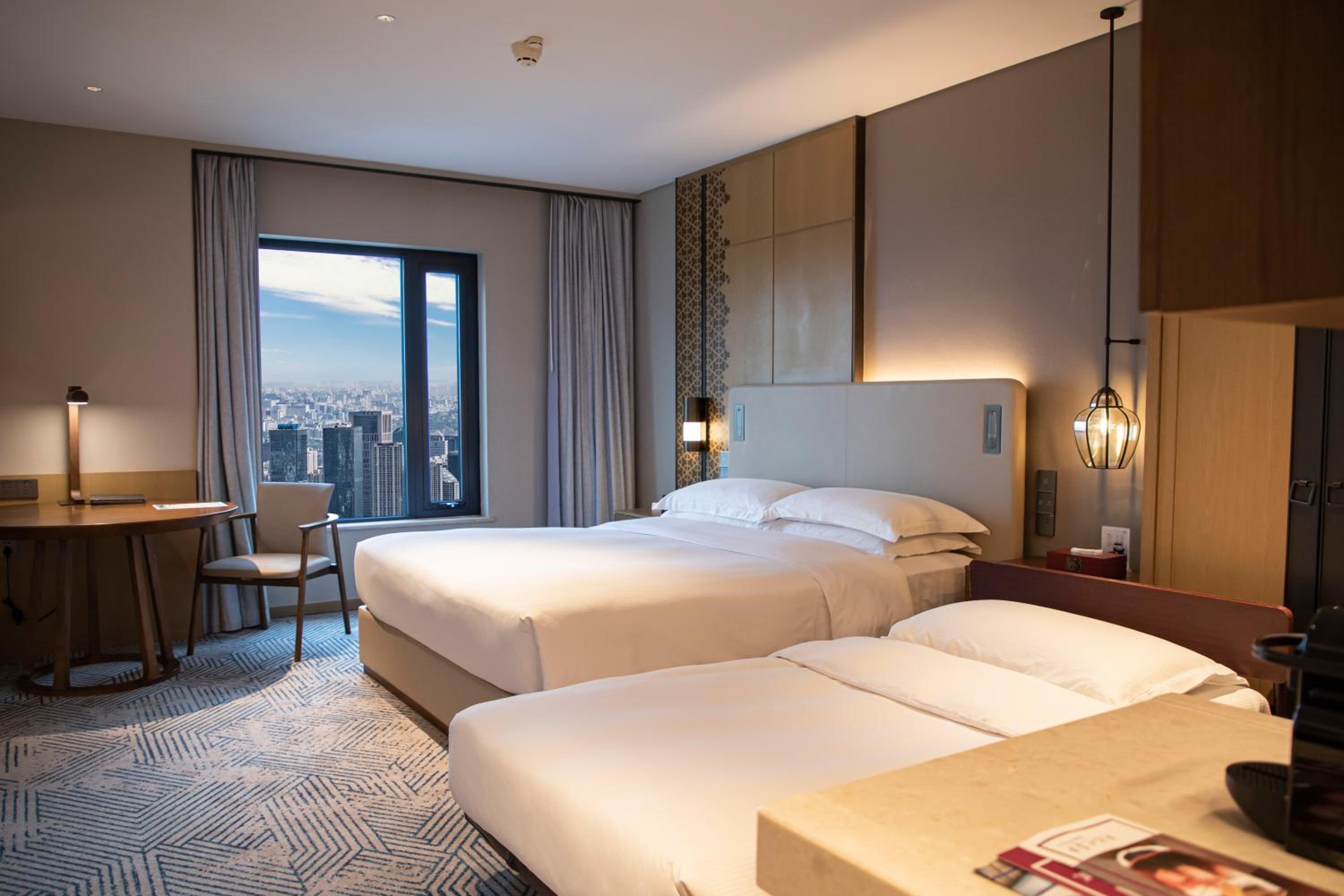 Family Junior Suite with Extra Bed - Photo 1