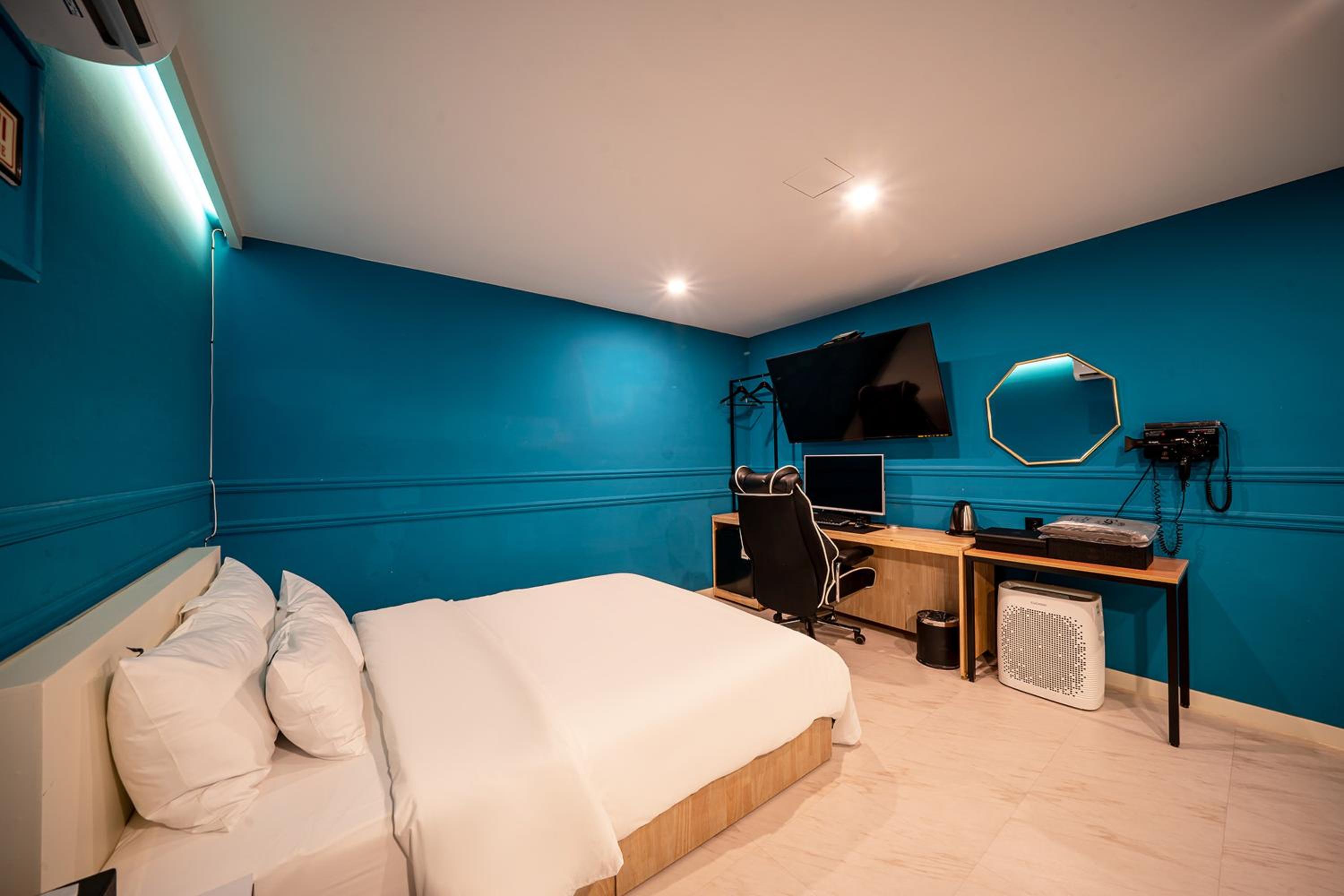 Double Room - Photo 7