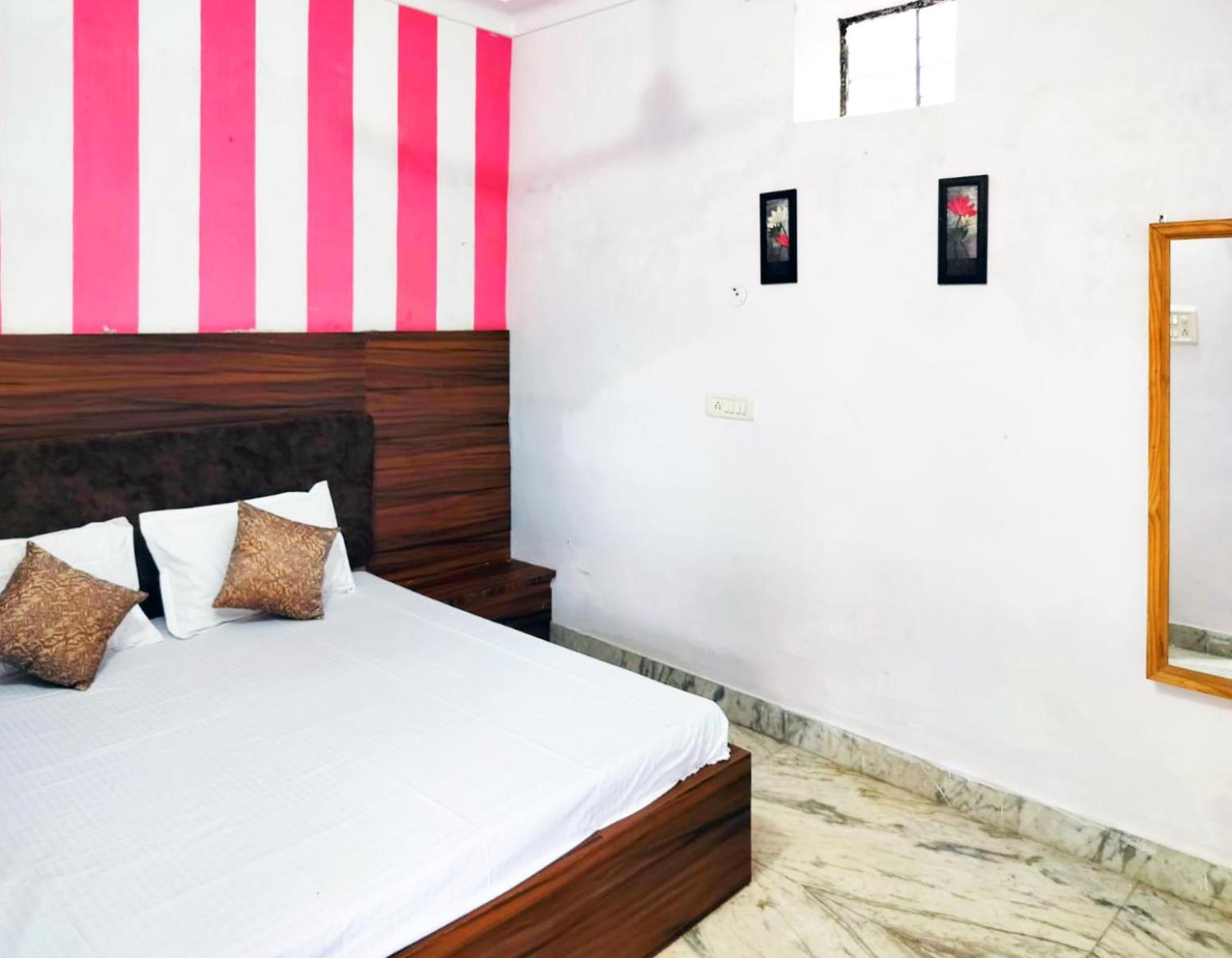 Deluxe Double Room With Balcony photo 3