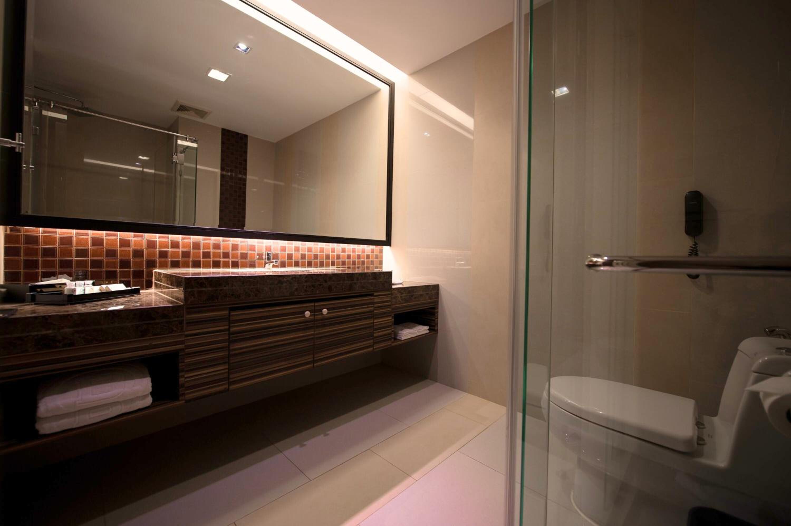 Premier Room (North Tower) thumbnail 6