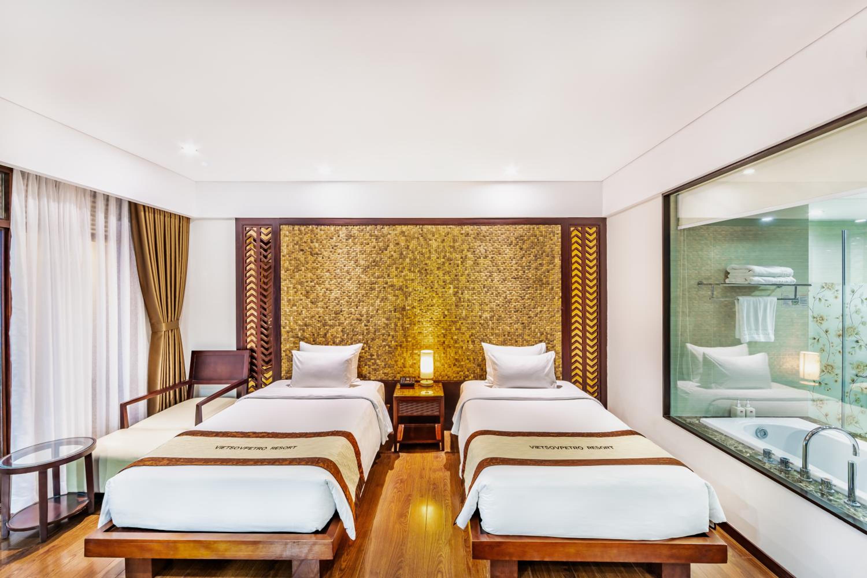 Deluxe Twin Room with Balcony and Sea View - Photo 5