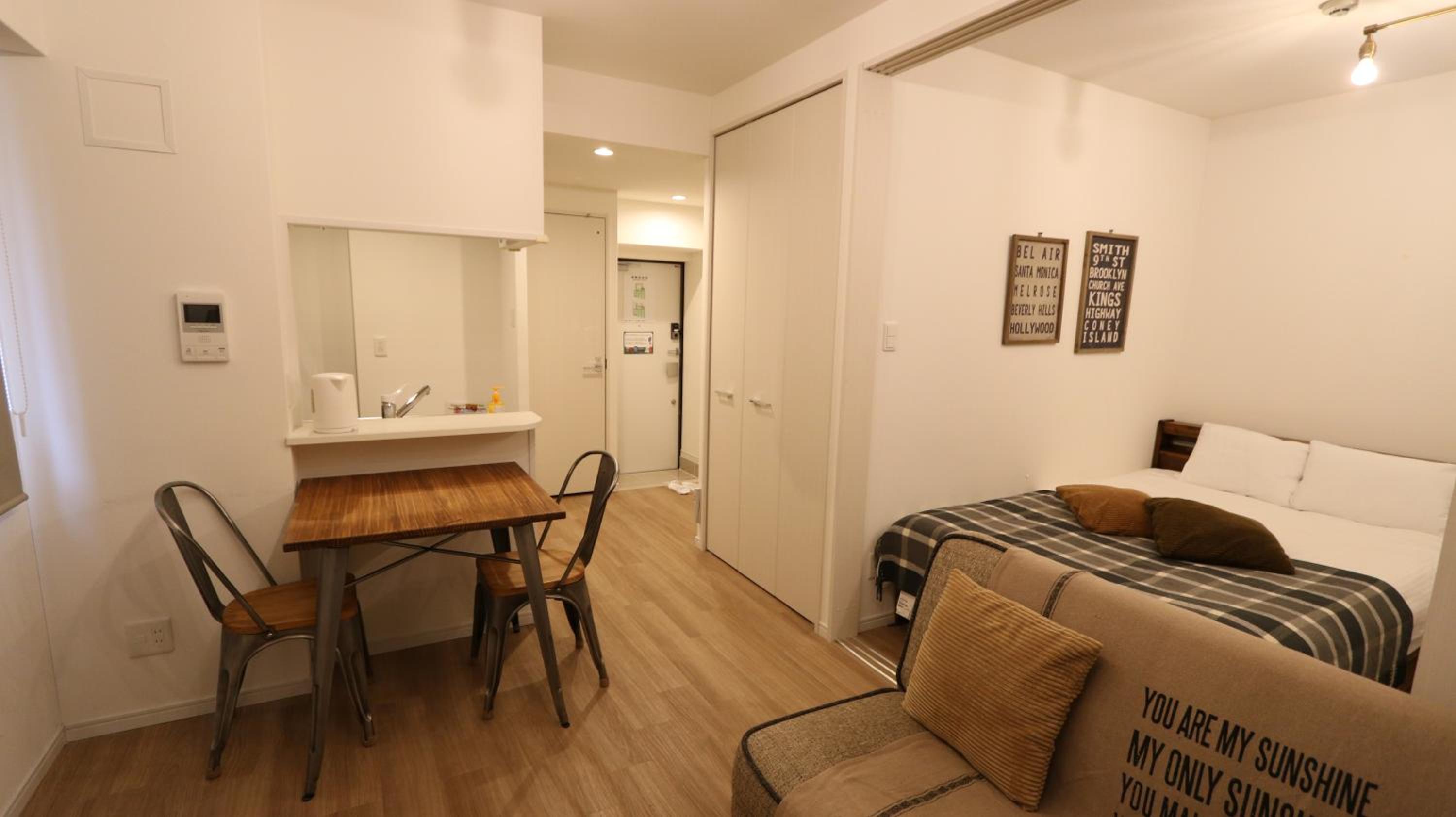 Deluxe Room with Kitchen (2 Double Beds and 1 Sofa Bed) - Non-Smoking - Photo 2