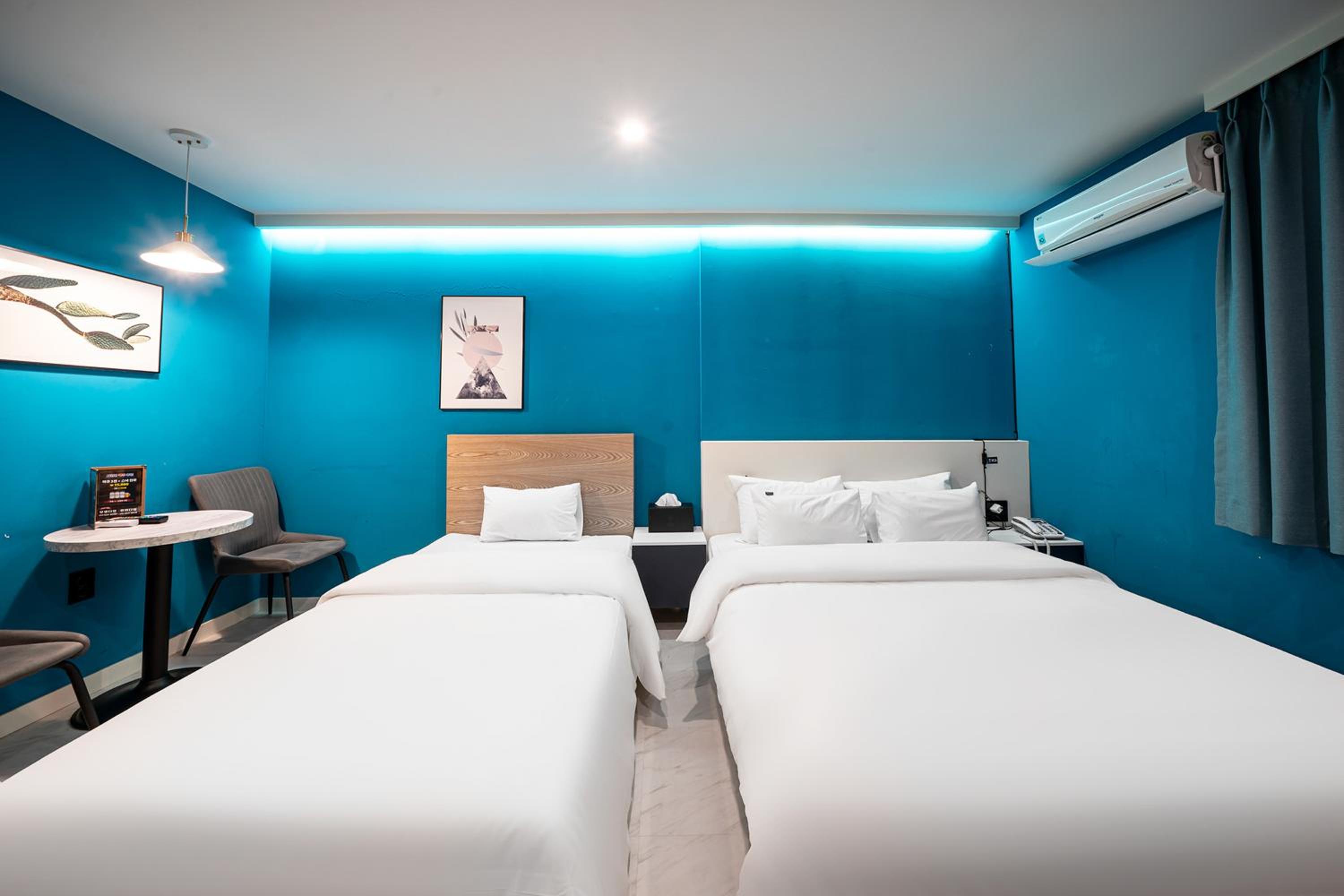 Deluxe Twin Room - Photo 8