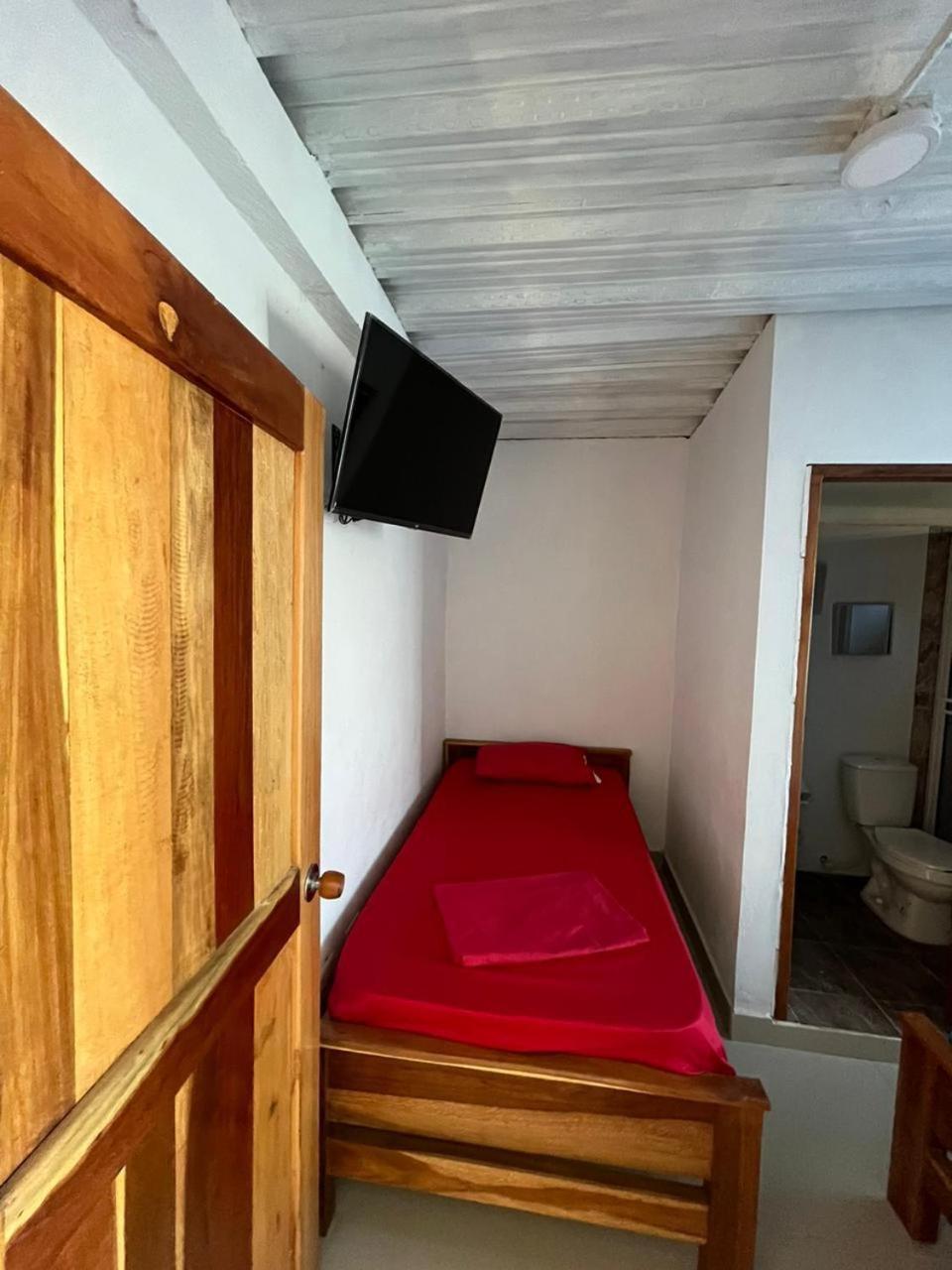 Small Twin Room photo 1