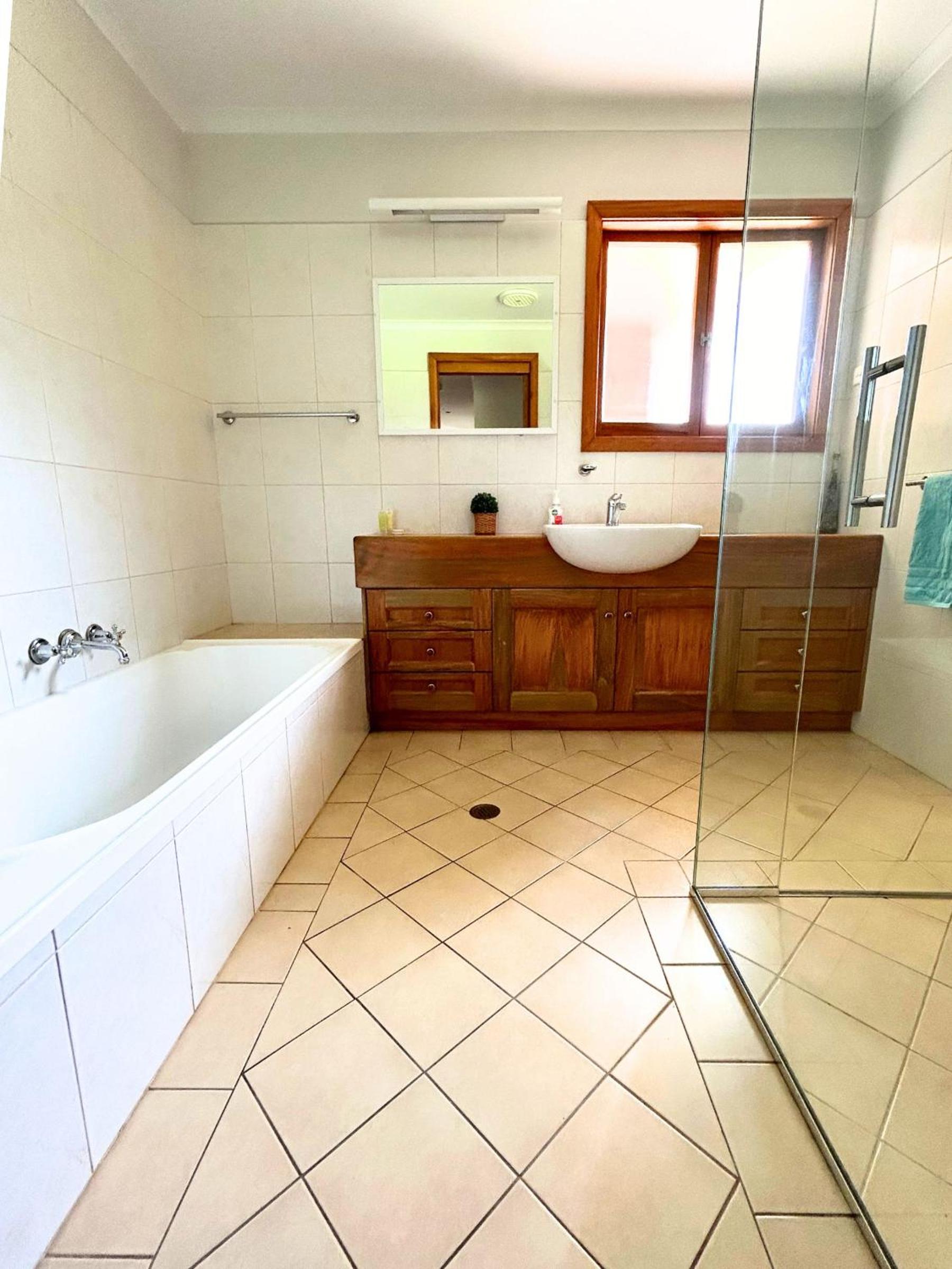 Three-Bedroom House photo 3