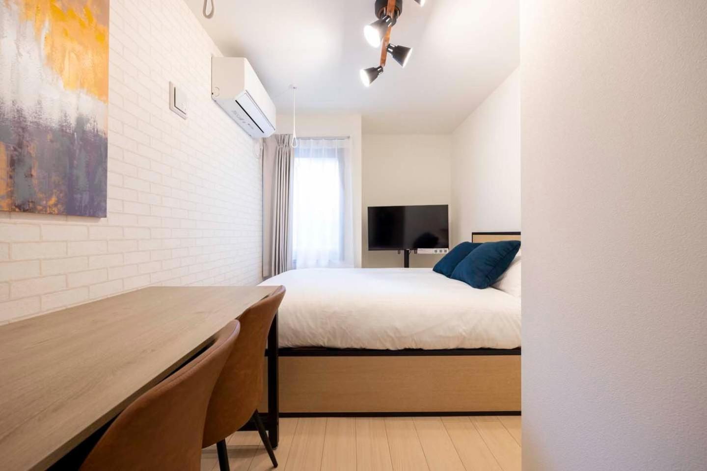 One-Bedroom Apartment photo 3