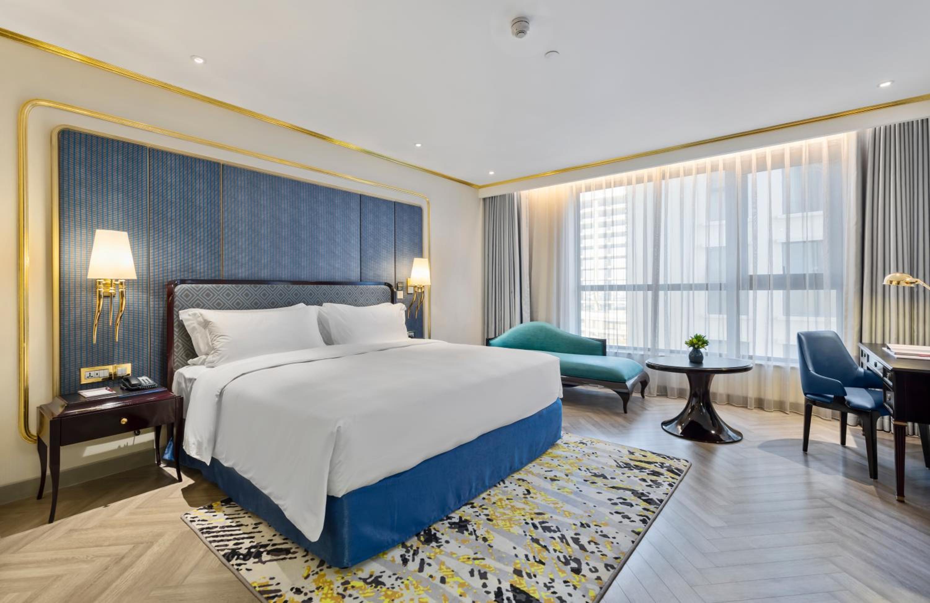 Golden Classic King Room