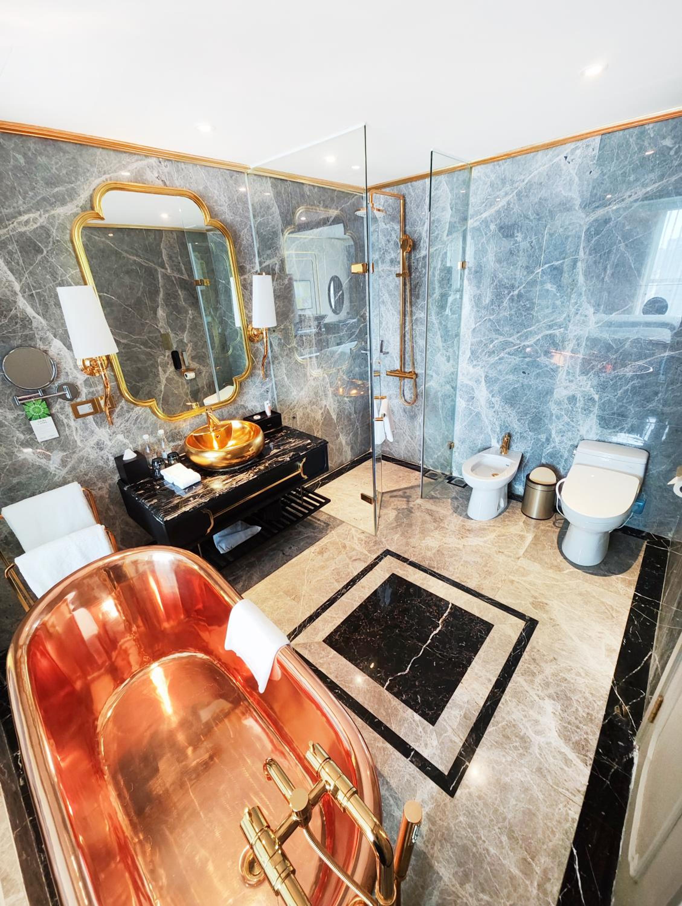Golden Classic King Room
