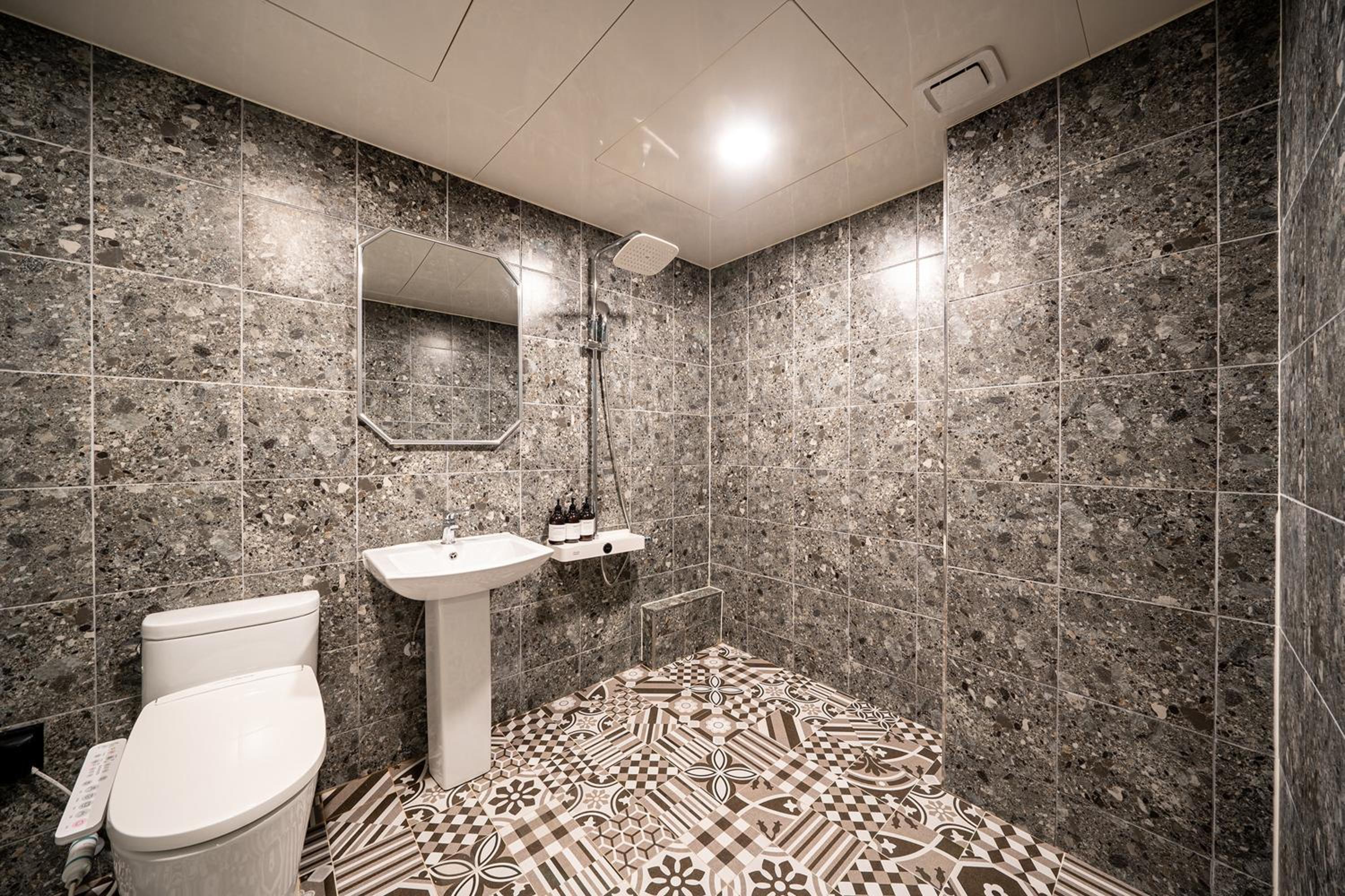 Deluxe Twin Room - Photo 6