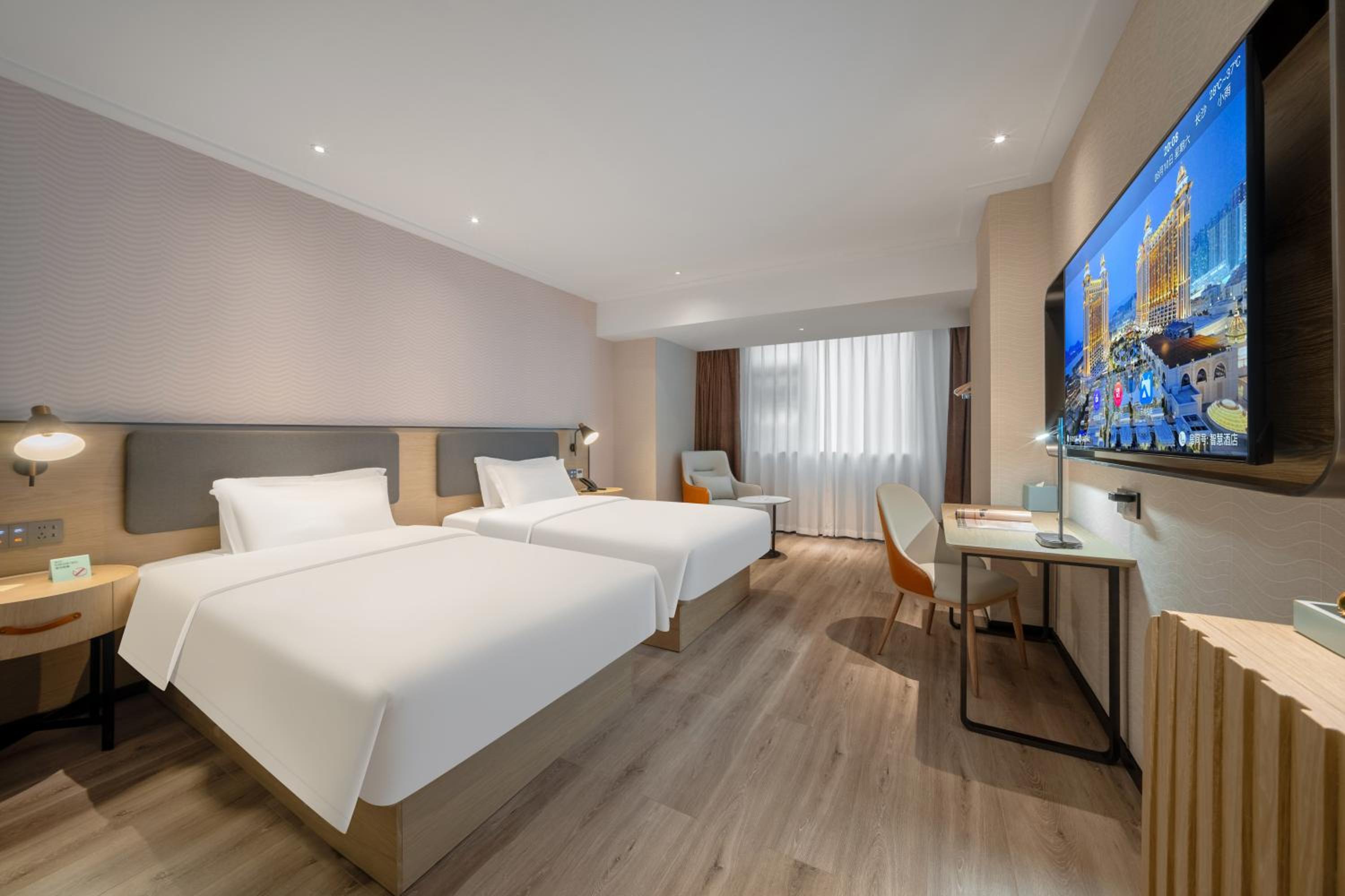 Deluxe Queen Room